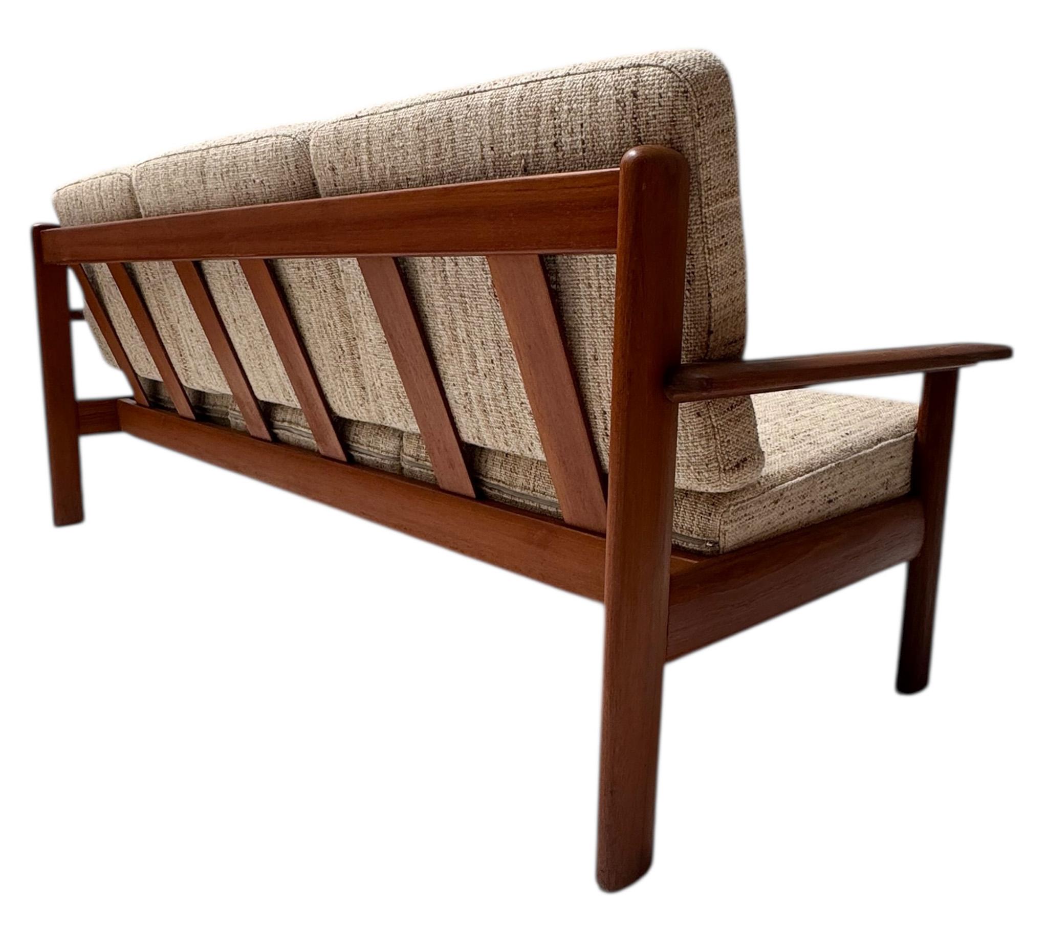 Mid-Century Modern Three-Piece Antimott Sofa by Walter Knoll / Wilhelm Knoll For Sale 7