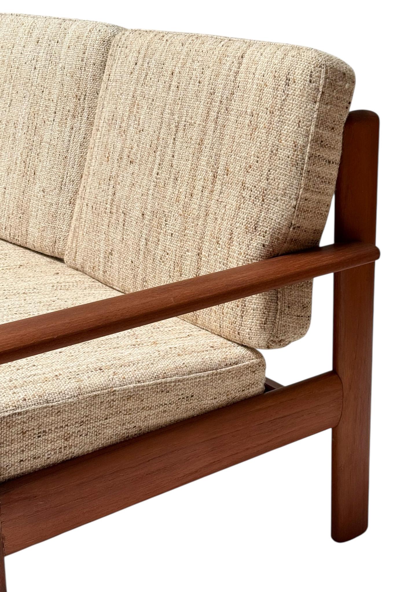Mid-Century Modern Three-Piece Antimott Sofa by Walter Knoll / Wilhelm Knoll For Sale 9