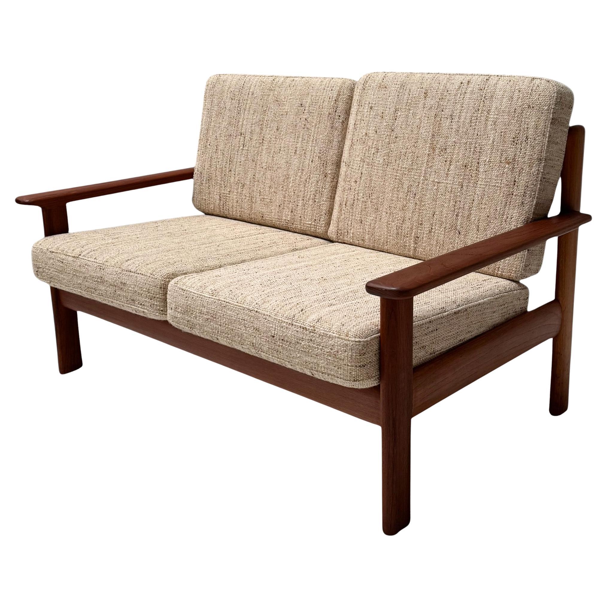 Moderno de mediados de siglo  Sofá Antimott de dos piezas de Walter Knoll / Wilhelm Knoll en venta