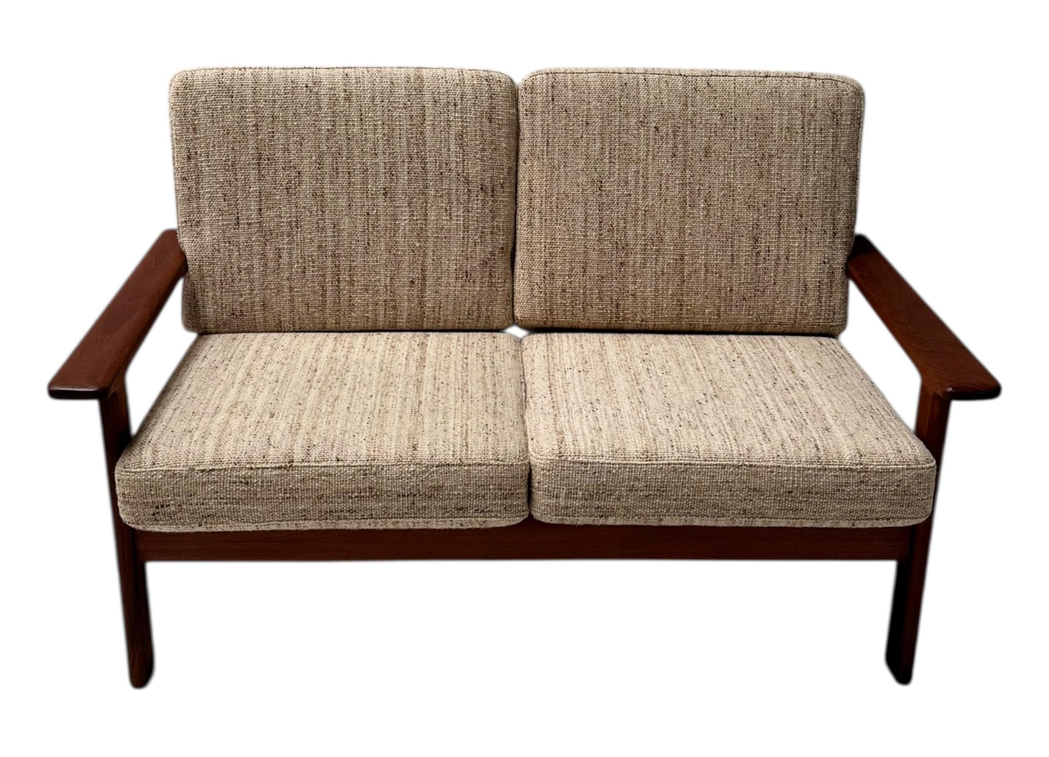 Moderno de mediados de siglo  Sofá Antimott de dos piezas de Walter Knoll / Wilhelm Knoll Alemán en venta