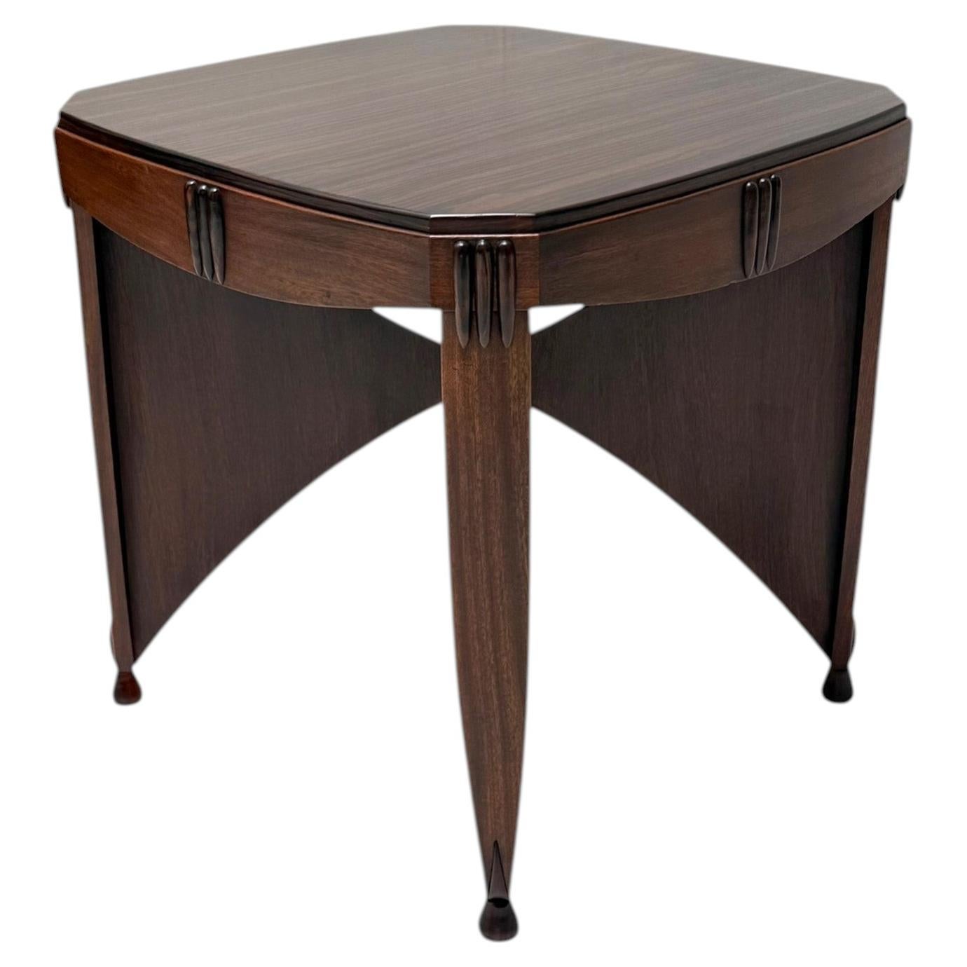 Mesa de centro de estilo Art Déco y Escuela de Ámsterdam, diseñada por Piet Kramer para Randoe, hacia 1919 en venta