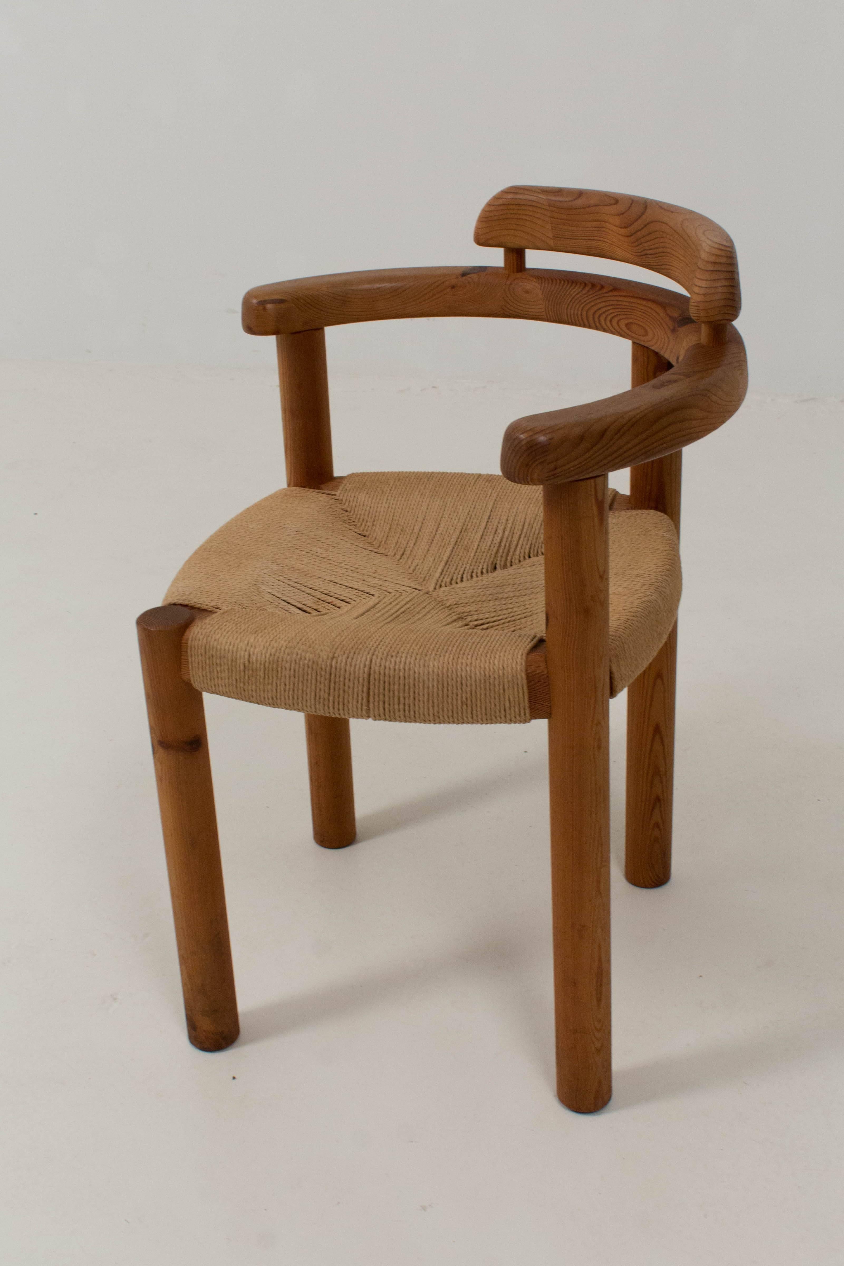 Stylish Mid-Century Modern corner chair in the style of Rainer Daumiller, 1970s.
Solid pine with rush matting seat.
In good original condition with minor wear consistent with age and use,
preserving a beautiful patina.