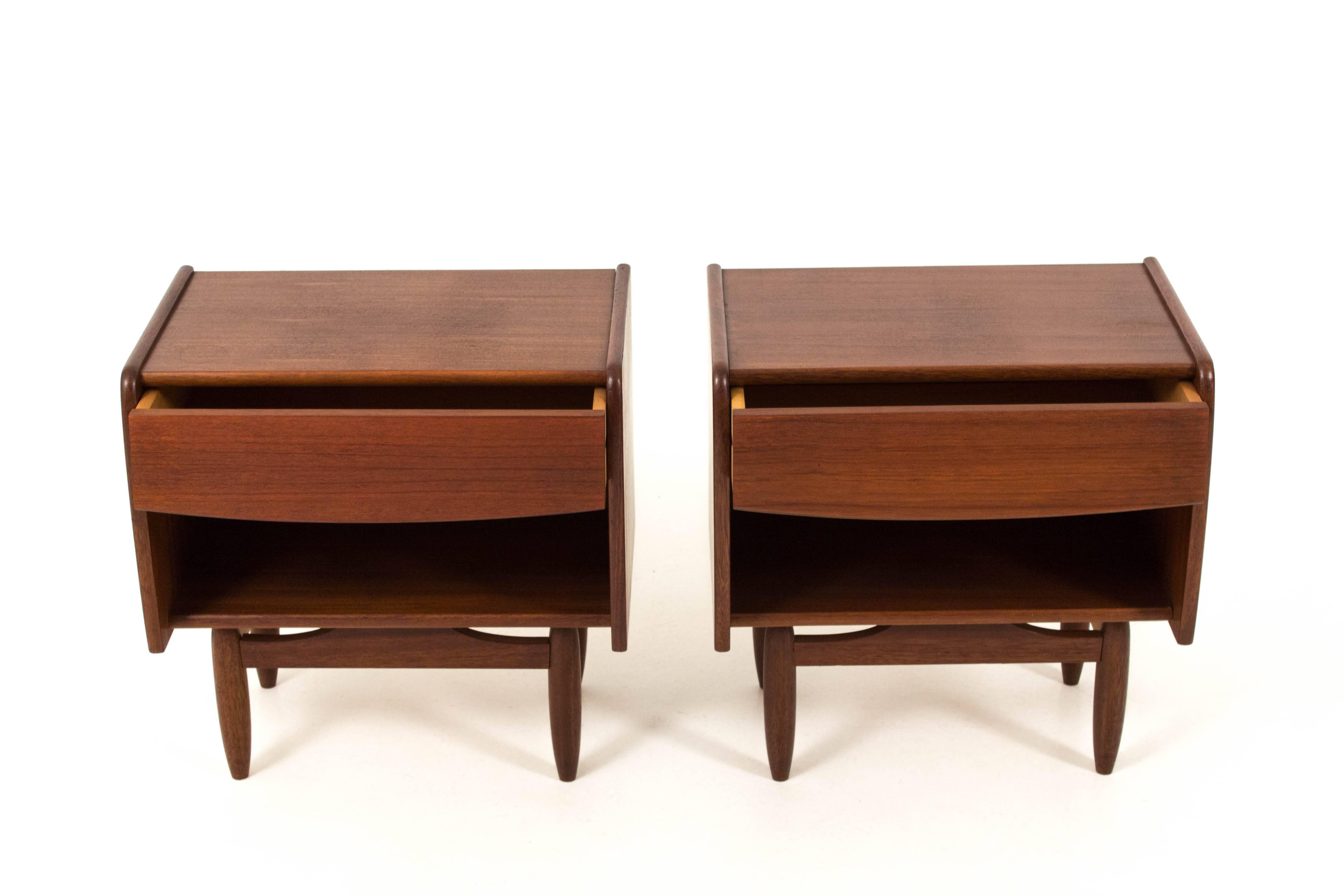 Mid-20th Century Stunning Pair of Mid-Century Modern Nightstands by Louis Van Teeffelen