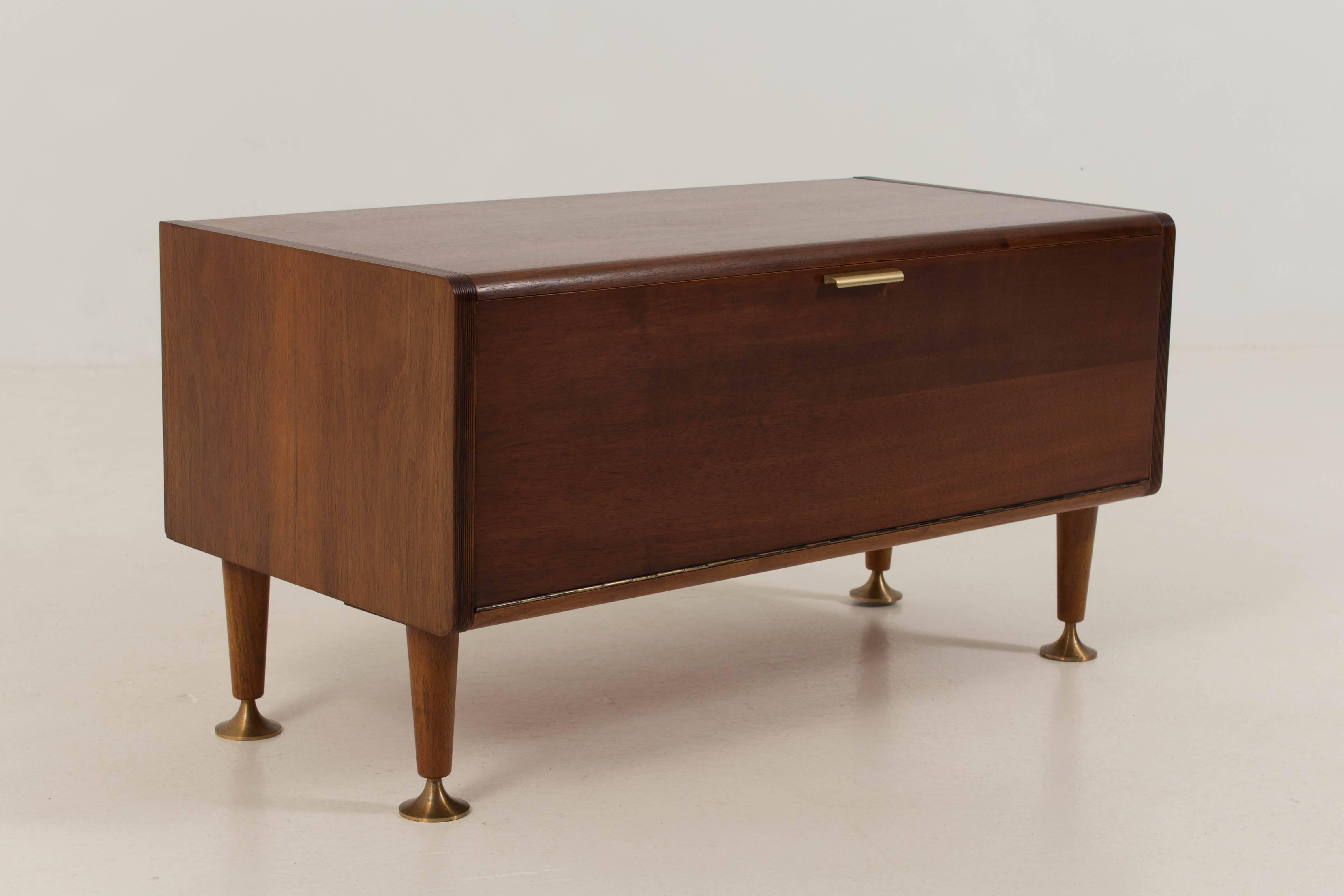 Dutch Stylish Mid-Century Modern Flat Screen Credenza by A.A.Patijn for Poly-Z
