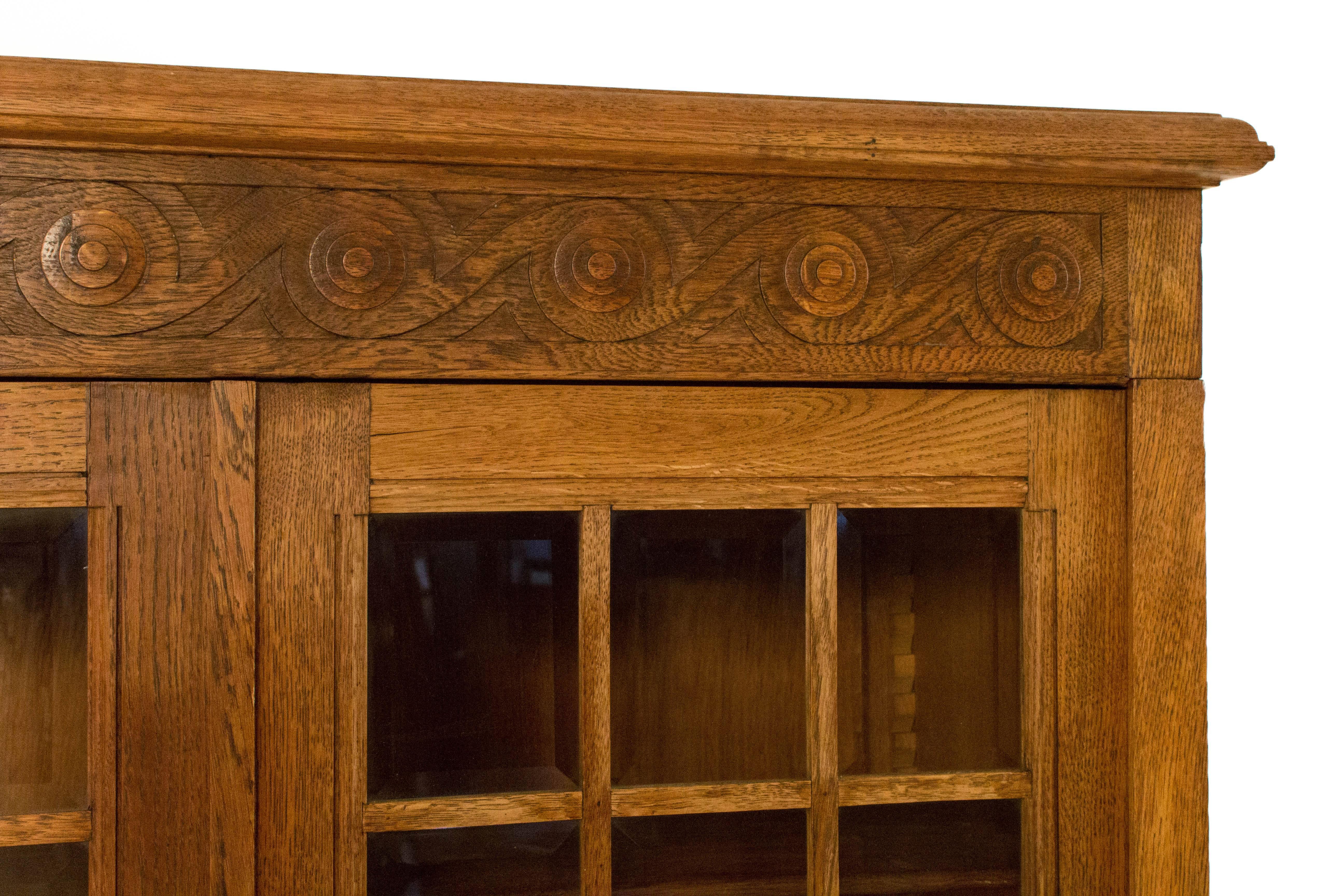 French oak Art Nouveau Bookcase, 1900s In Good Condition In Amsterdam, NL