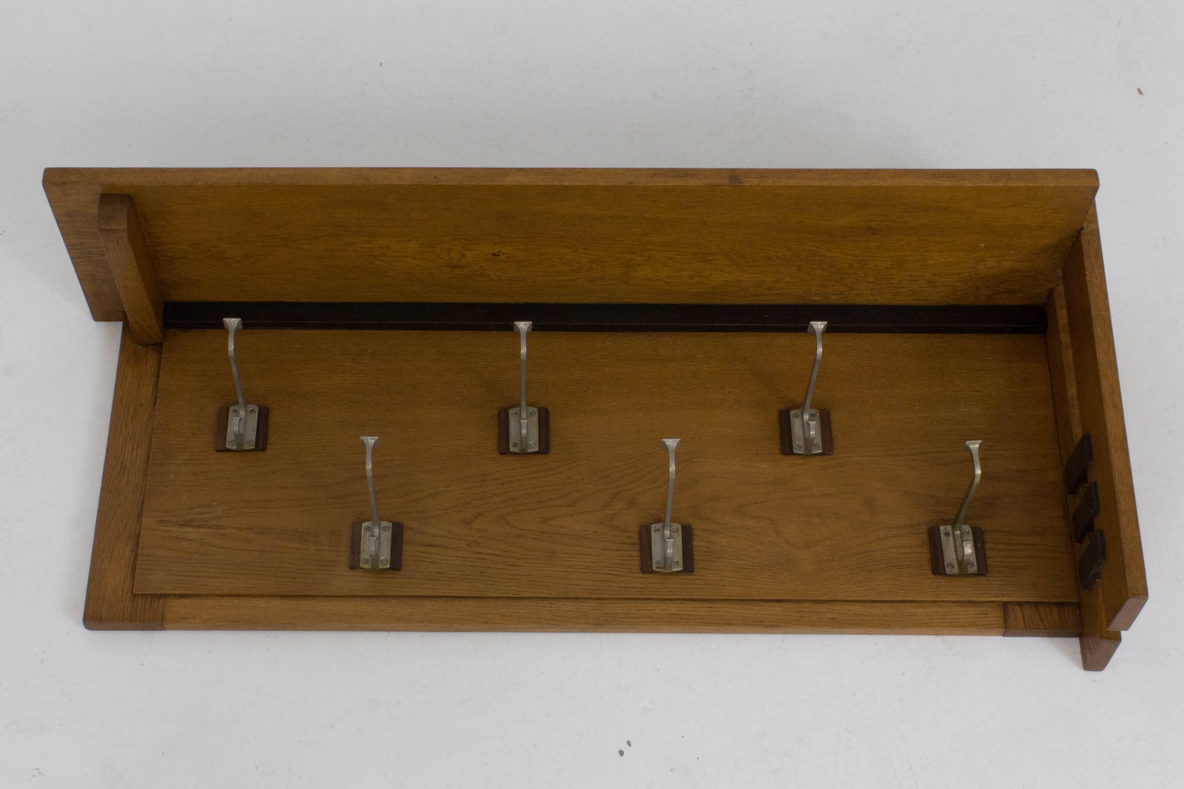 Stylish Art Deco Haagse School Coat Rack by P.E.L.Izeren for Genneper Molen In Good Condition In Amsterdam, NL