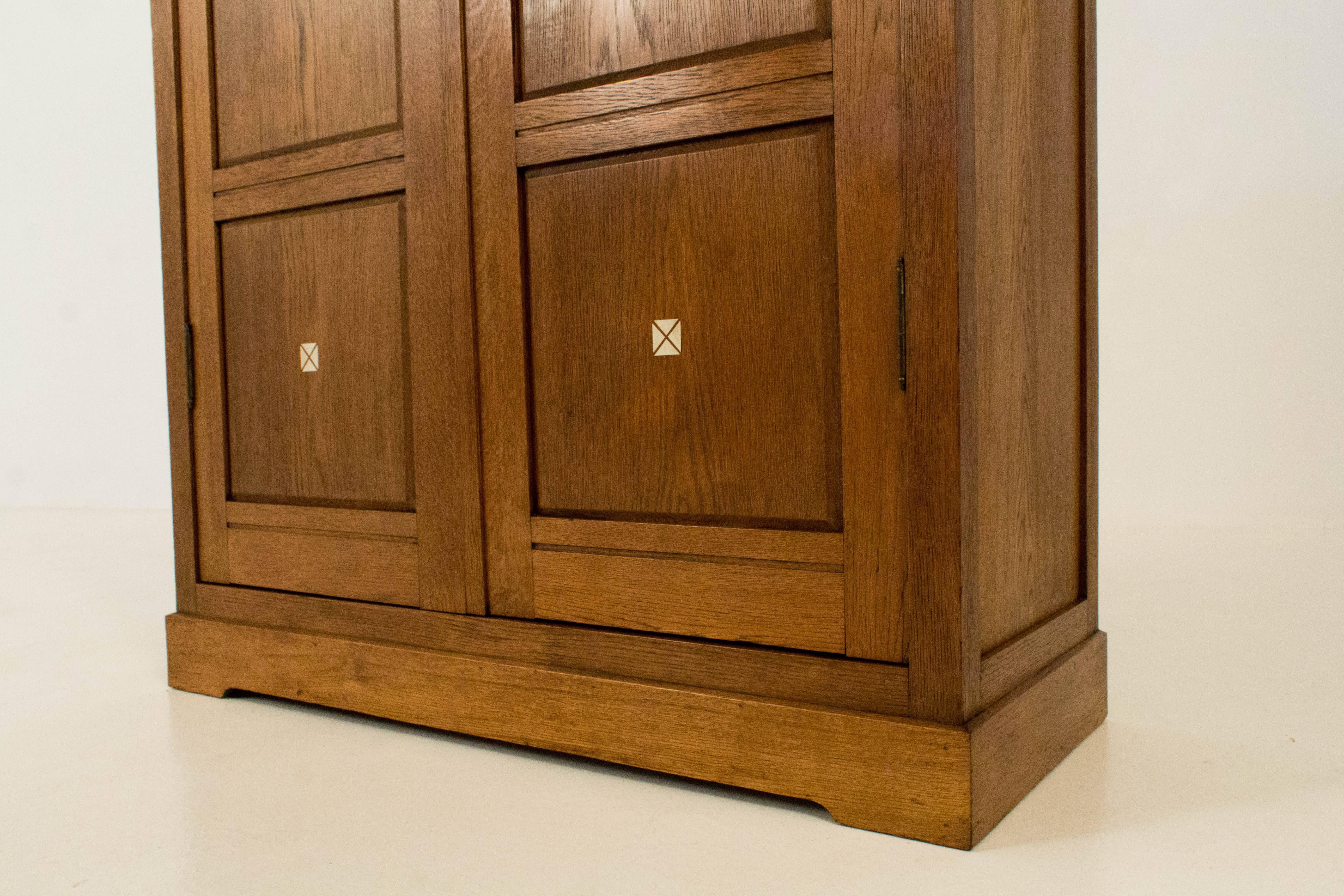 Dutch Oak Art Nouveau Armoire with Inlay, 1900s 1