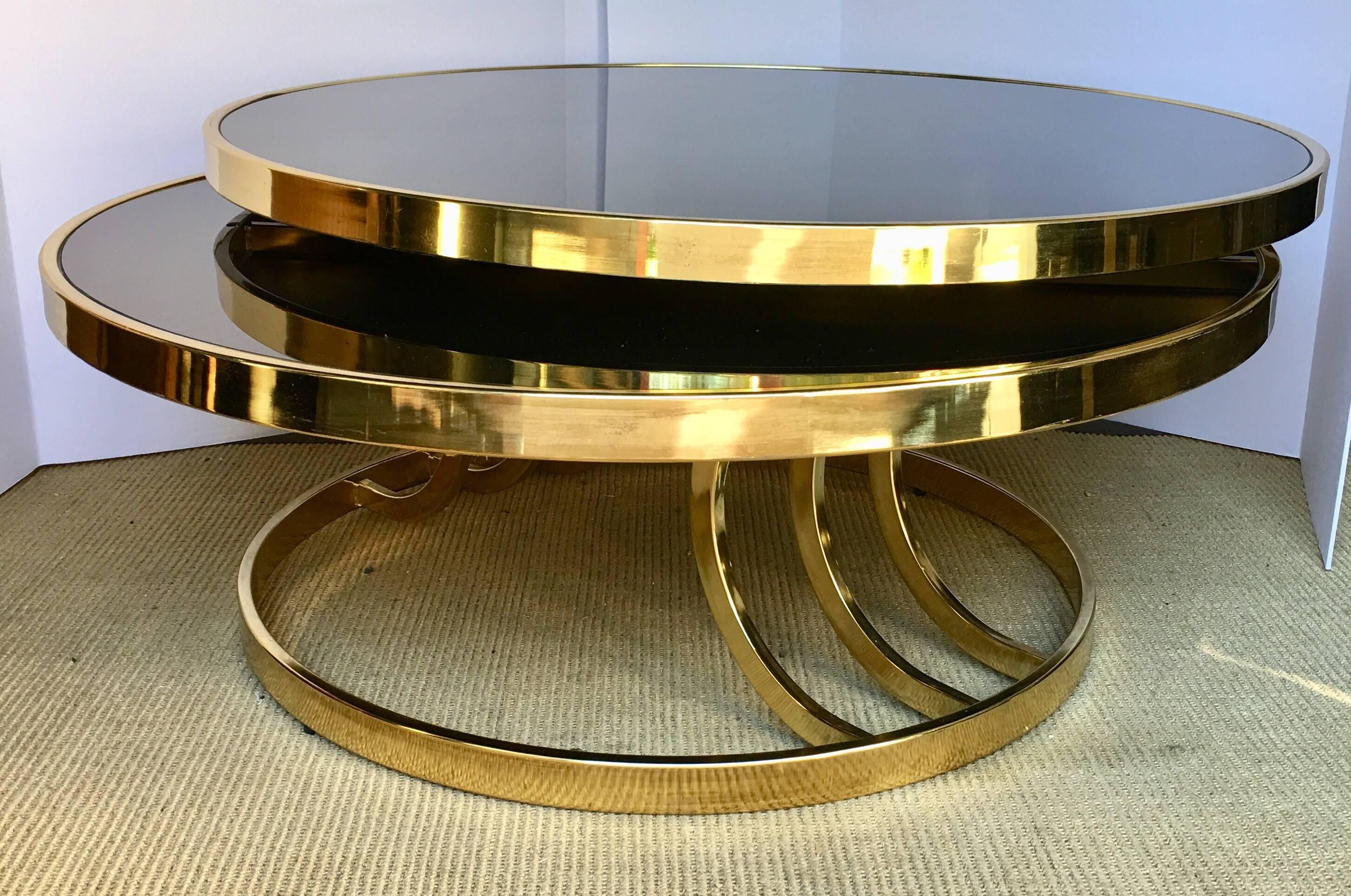 Design Institute America Round Two-Tier Swivel Brass and Glass Cocktail Table In Good Condition In Lambertville, NJ