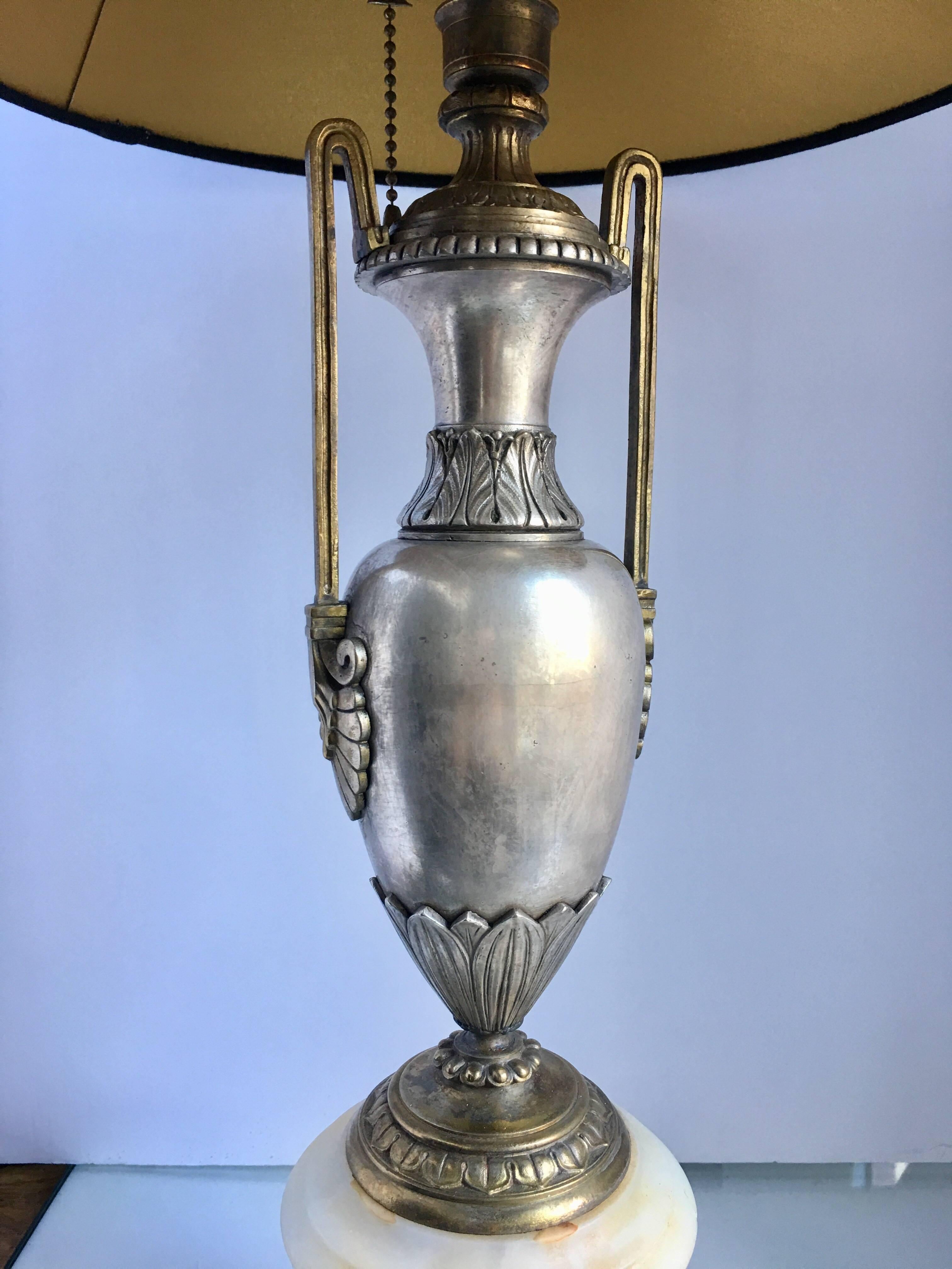French Marble and Metal Urn Table Lamp with Figural Bust In Good Condition For Sale In Lambertville, NJ