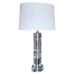 Ralph Lauren Home – Moderne, glamouröse Luxus-Tischlampe mit facettierter Kristallsäule in Chrom