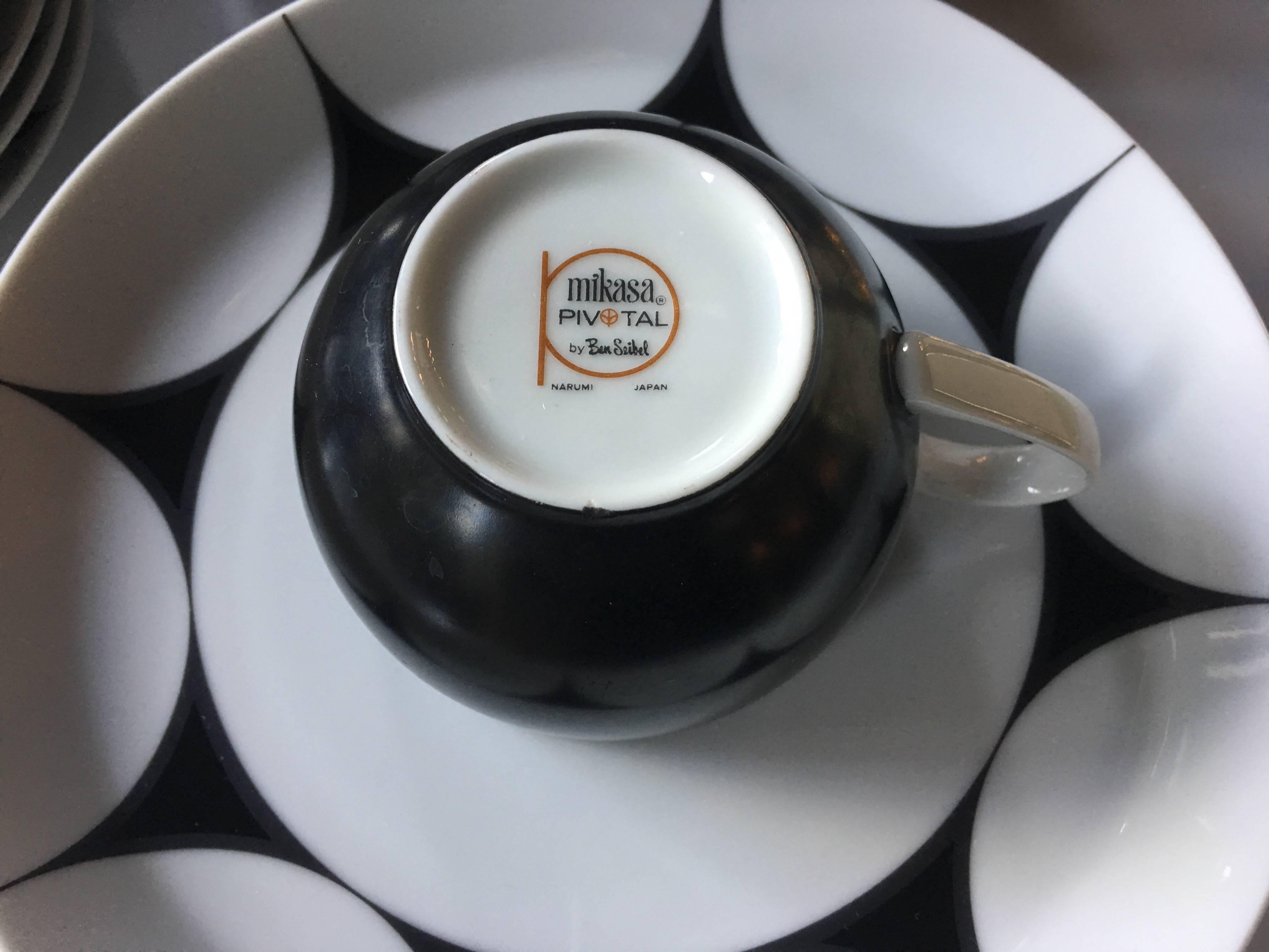 Ben Seibel Dinner Service 1