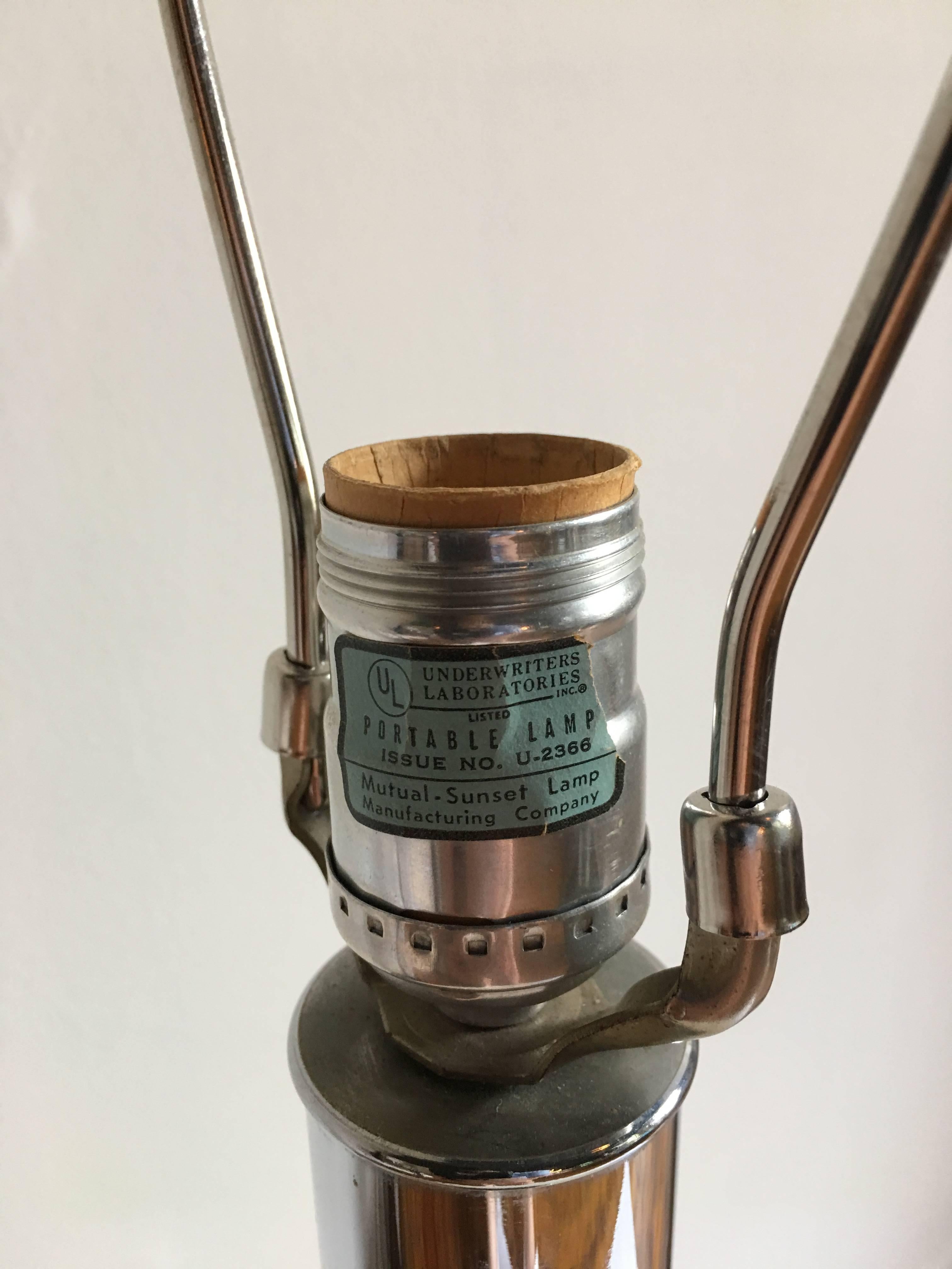 Fin du 20e siècle Lampe en métal mélangé par Mutual Sunset Lamp Company en vente