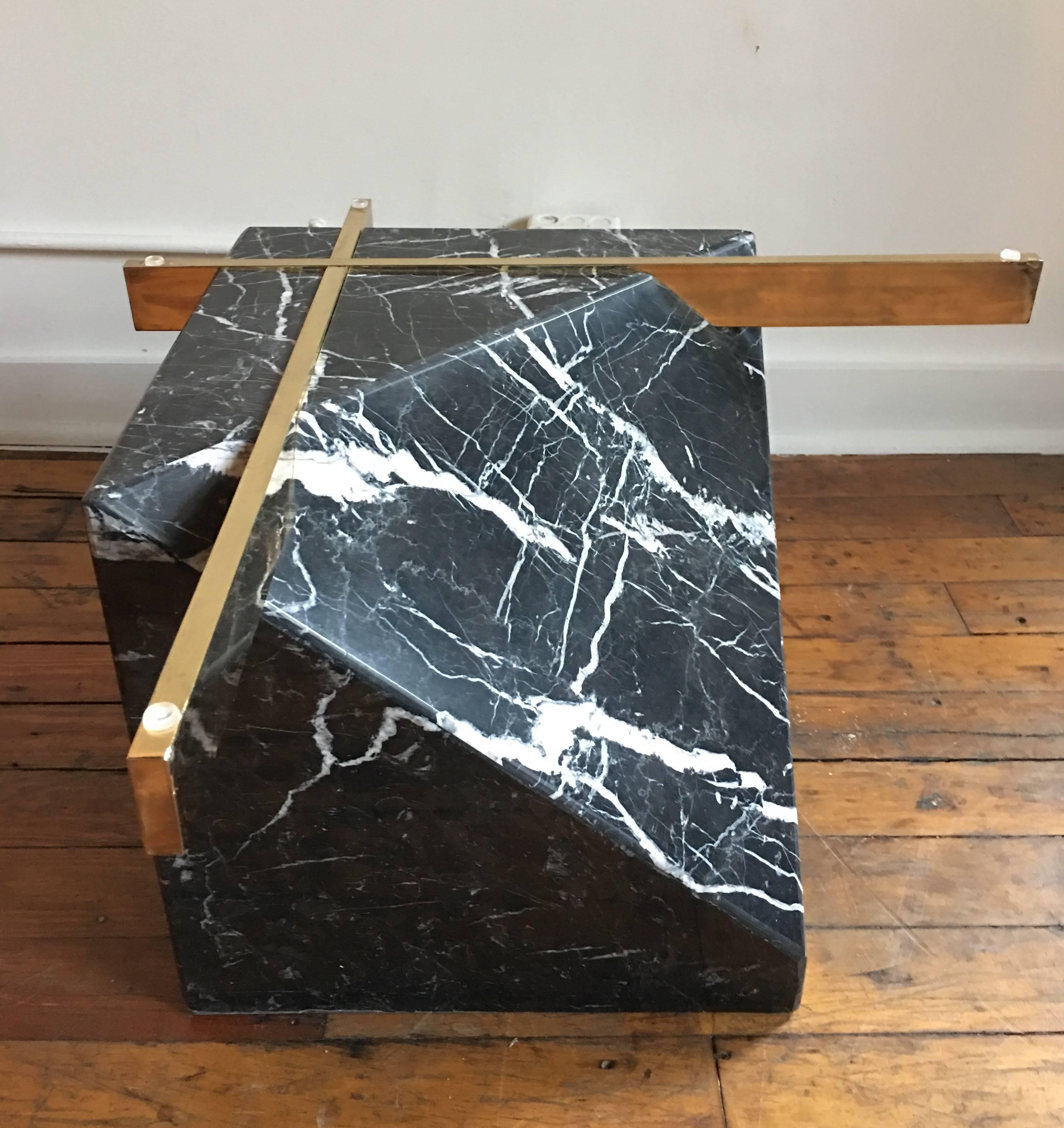artedi marble table