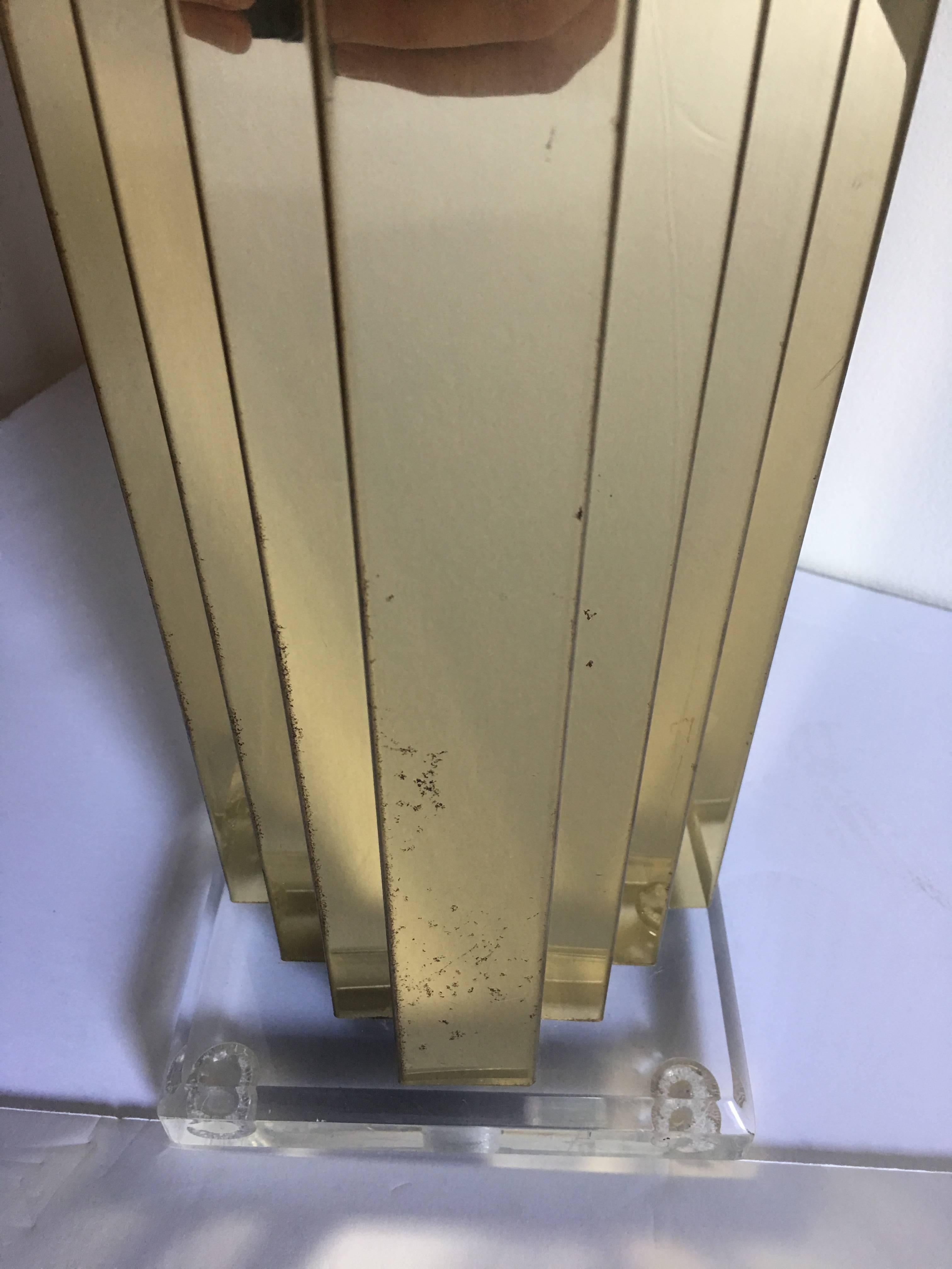 Skyscraper Brass and Lucite Table Lamp For Sale 2
