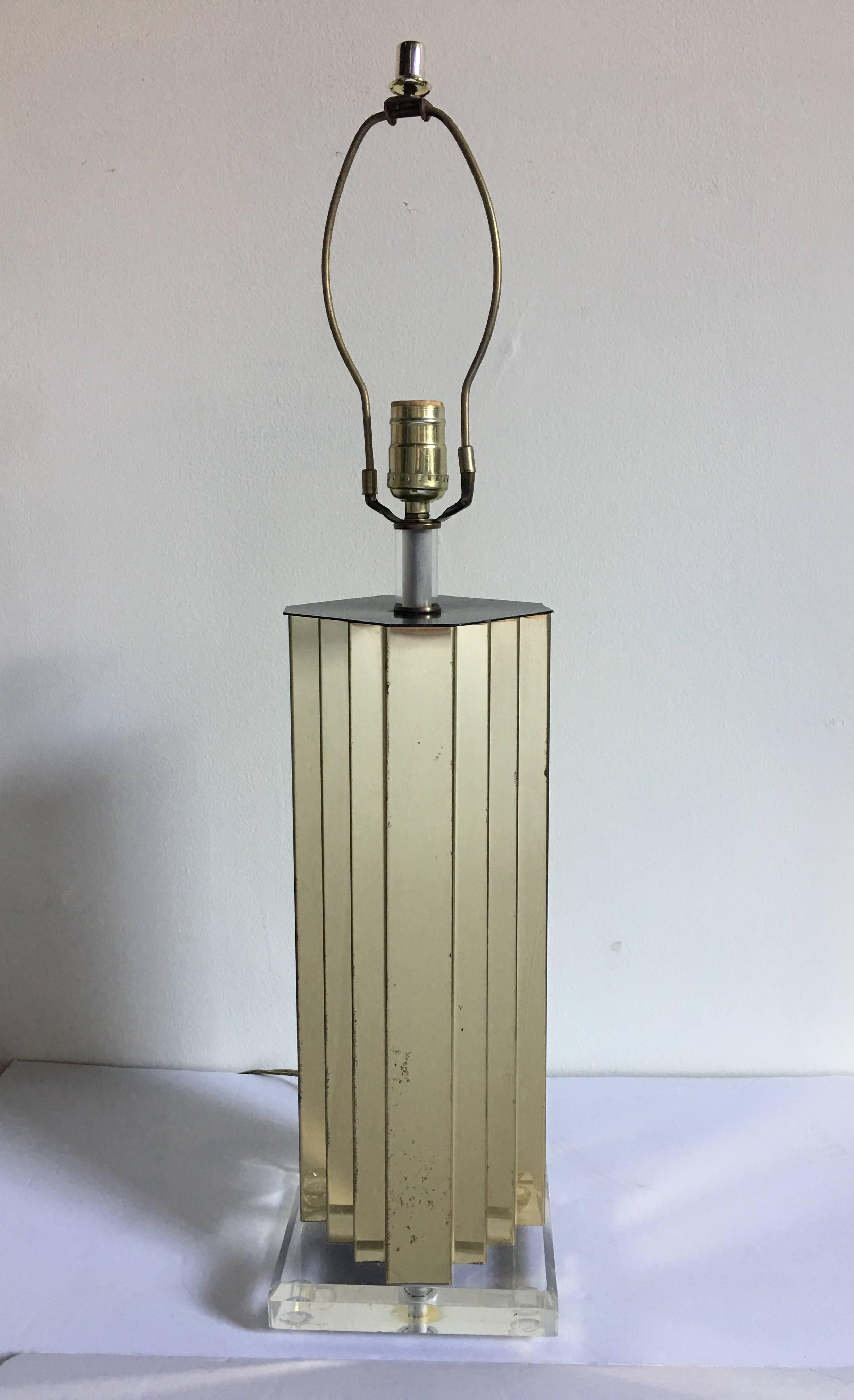 Skyscraper Brass and Lucite Table Lamp For Sale 1