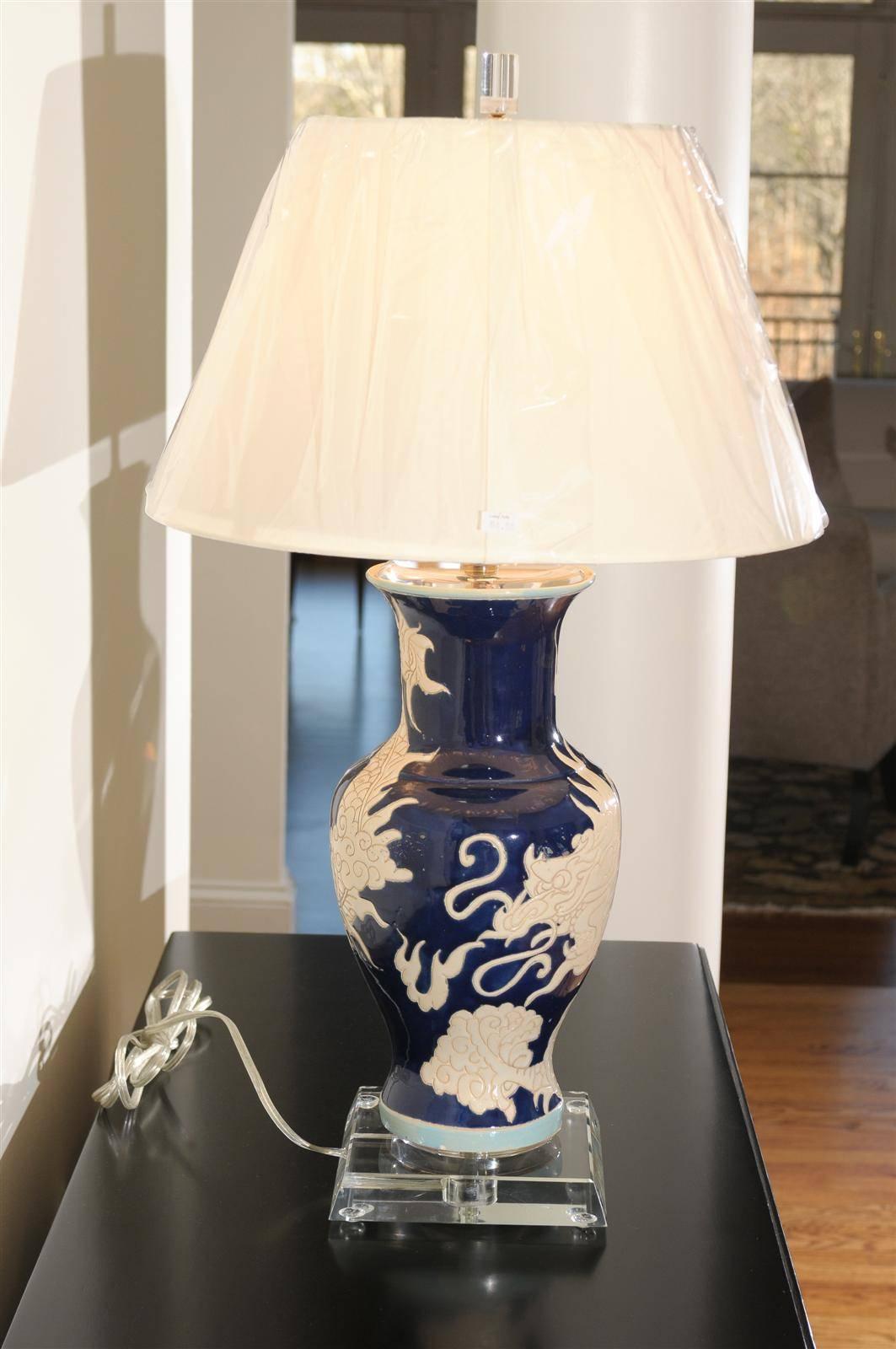 Restored Pair of Dramatic Vintage Dragon Lamps in Cobalt and Cream For Sale 2