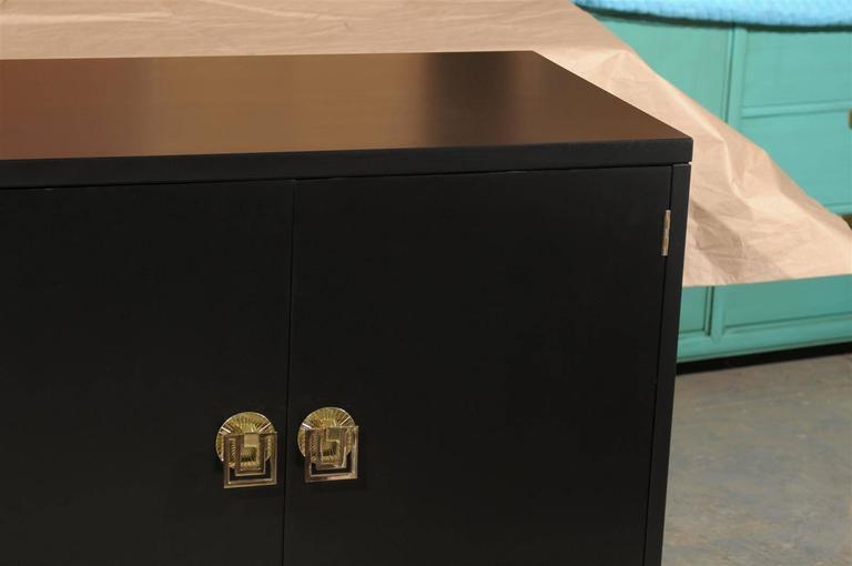 Elegant Mahogany Cabinet by Renzo Rutili in Black Lacquer In Excellent Condition For Sale In Atlanta, GA