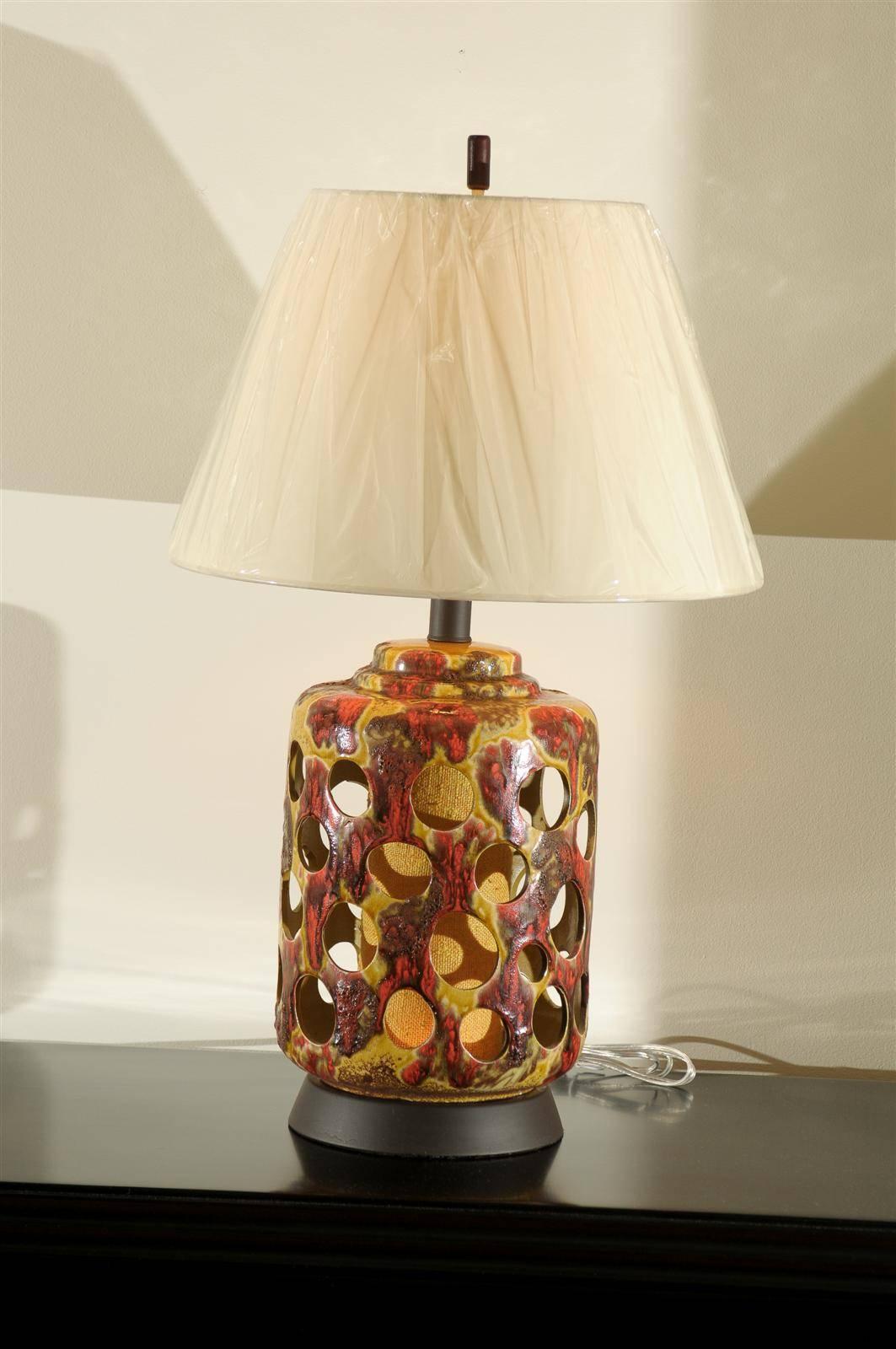 Pair of Pierced Ceramic Lamps in Yellow Ochre, Caramel and Paprika For Sale 1
