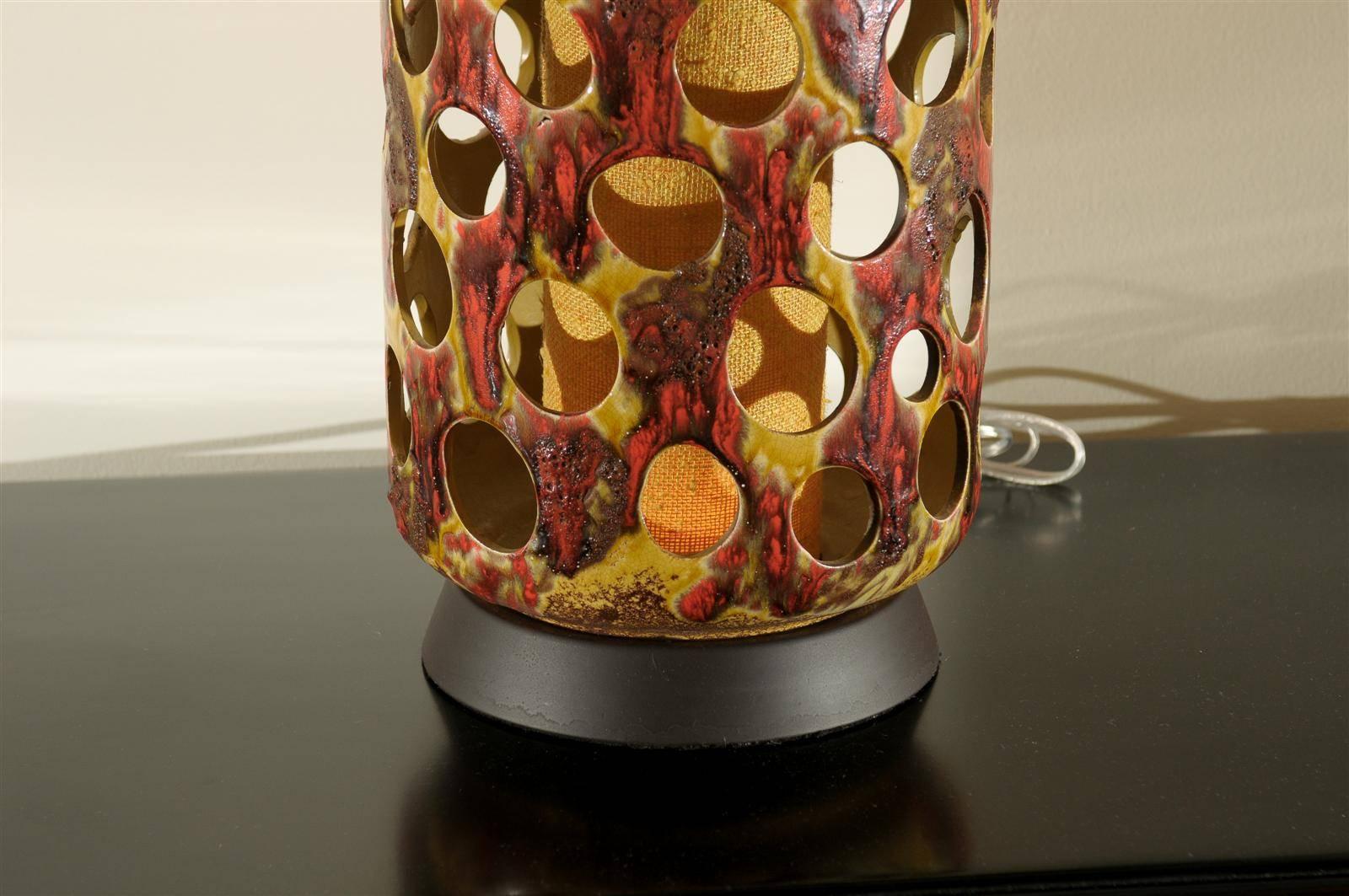 Pair of Pierced Ceramic Lamps in Yellow Ochre, Caramel and Paprika For Sale 2