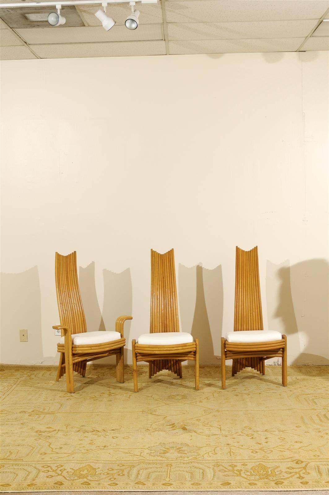 Mid-Century Modern Magnifique ensemble de six chaises de salle à manger modernes en rotin de style Mackintosh en vente