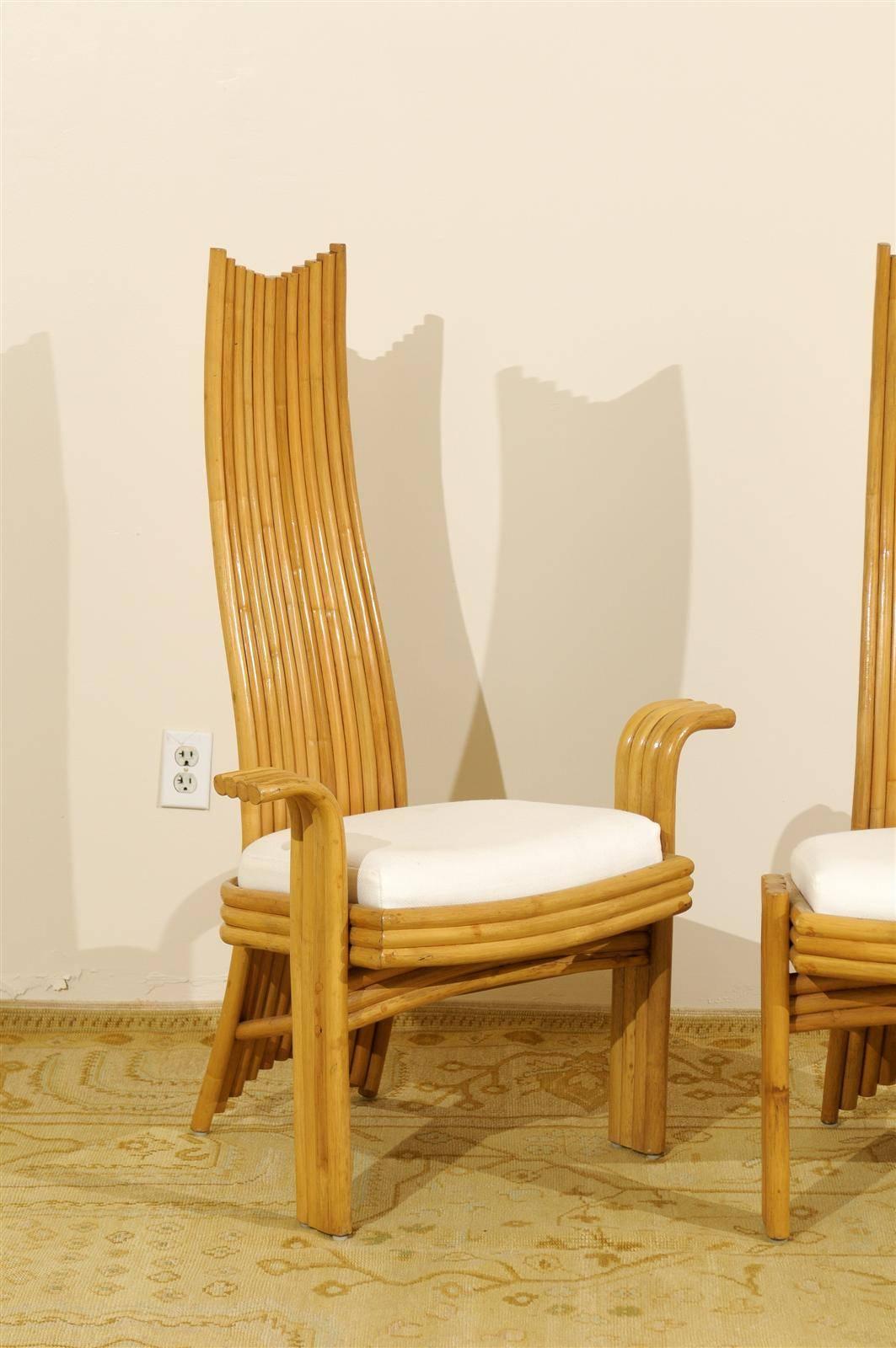 Inconnu Magnifique ensemble de six chaises de salle à manger modernes en rotin de style Mackintosh en vente