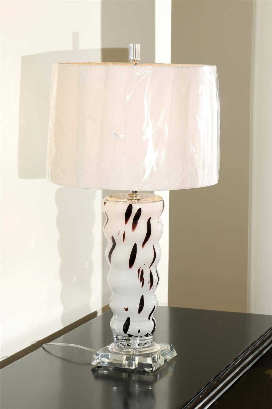 Vintage Blown Glass Lamps in Cream and Chocolate Raspberry In Excellent Condition For Sale In Atlanta, GA