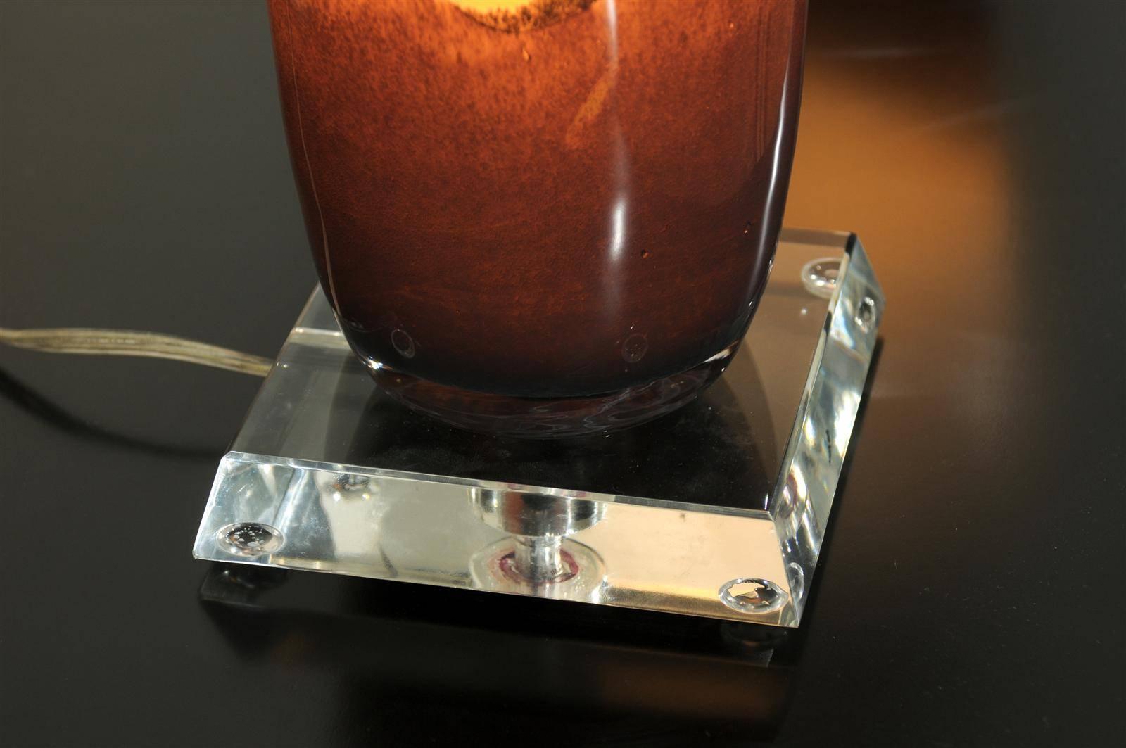 Incroyable paire de torchères de table en verre soufflé de couleur crème et caramel en vente 2