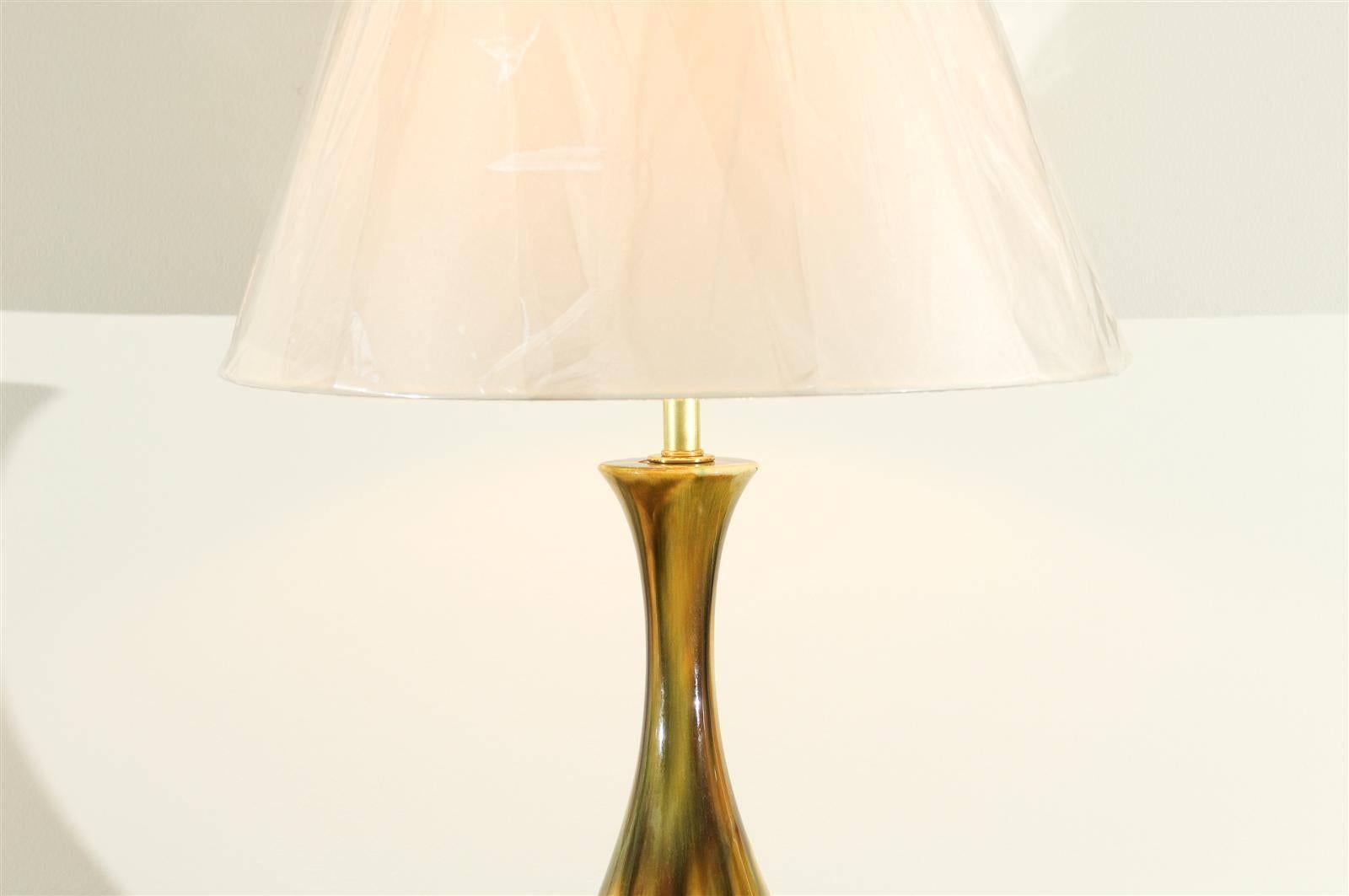 Paire de lampes vintage en céramique Dip en ocre jaune, caramel et vert, restaurées Excellent état - En vente à Atlanta, GA