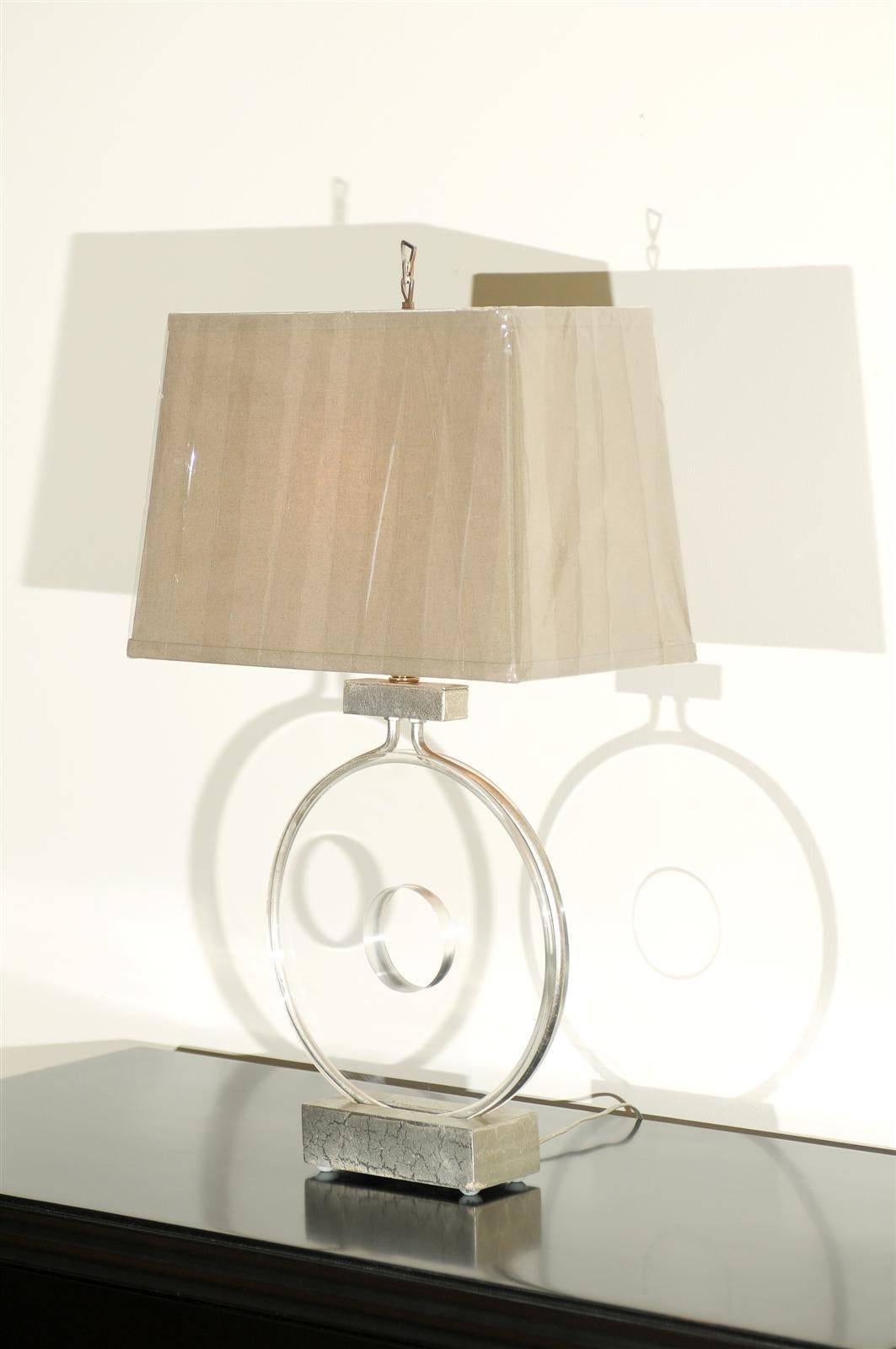 Restored Pair of Stylish Vintage Lucite Disk Lamps For Sale 2