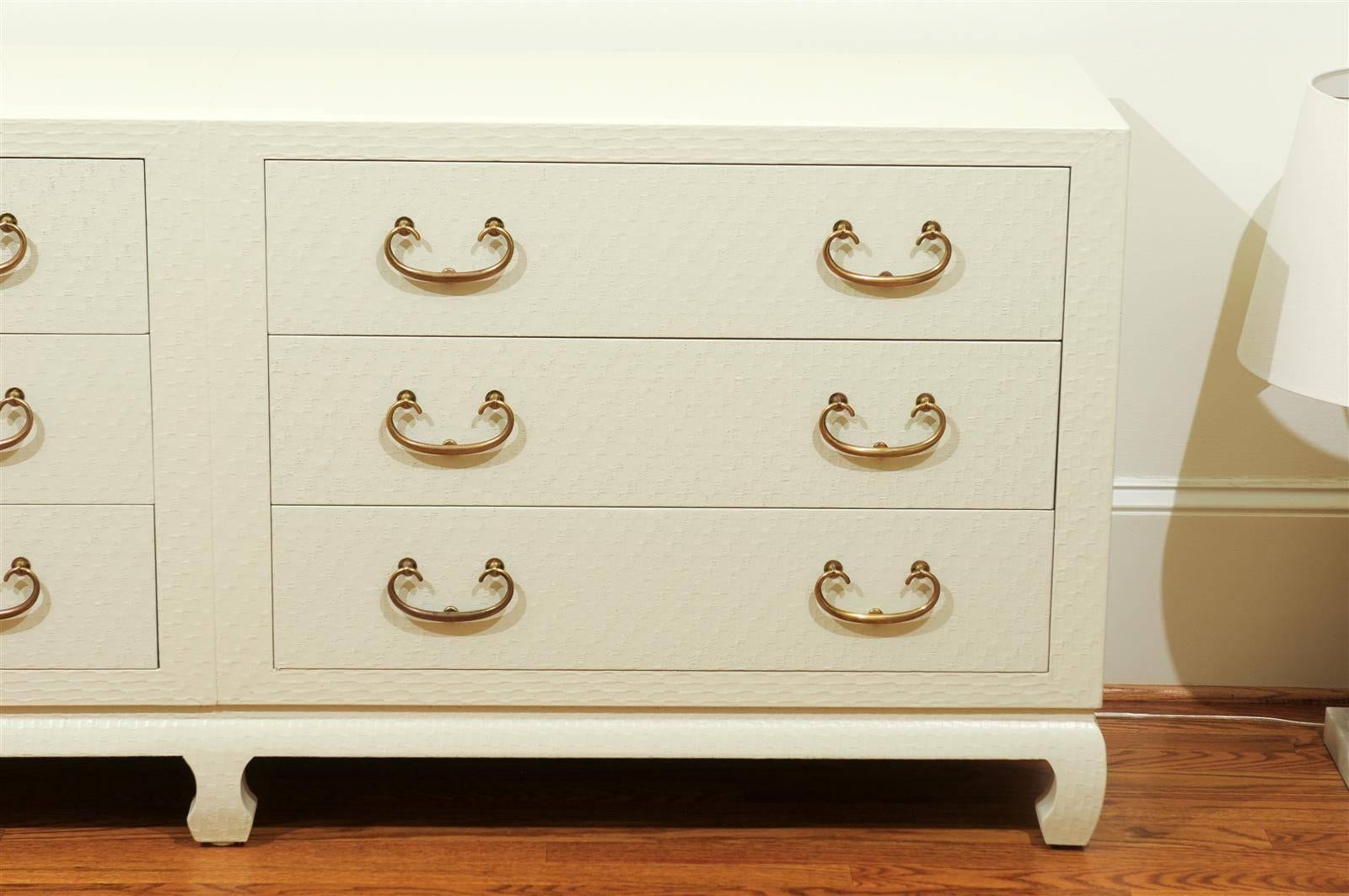 Chic Restored Cream Lacquer Raffia Commode by Baker Furniture, circa 1975 In Excellent Condition For Sale In Atlanta, GA