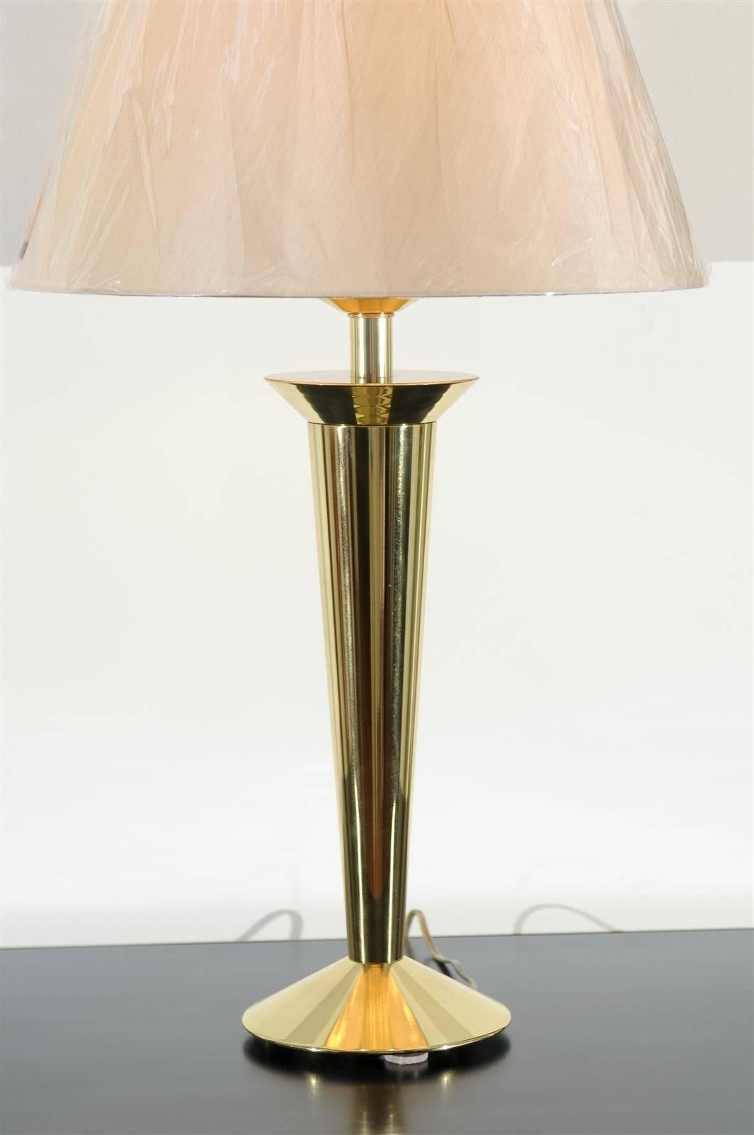 Mid-Century Modern Restored Pair of Sleek Vintage Modern Lamps in Brass For Sale