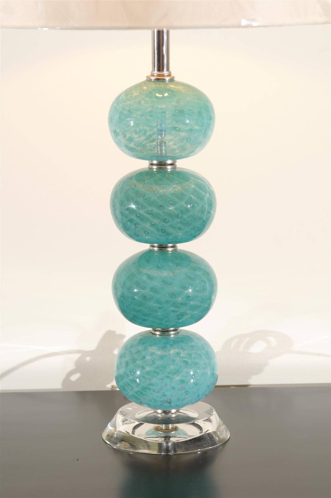 Hervorragendes Paar gestapelter mundgeblasener Muranoglas-Kugellampen im Vintage-Stil (Italienisch) im Angebot