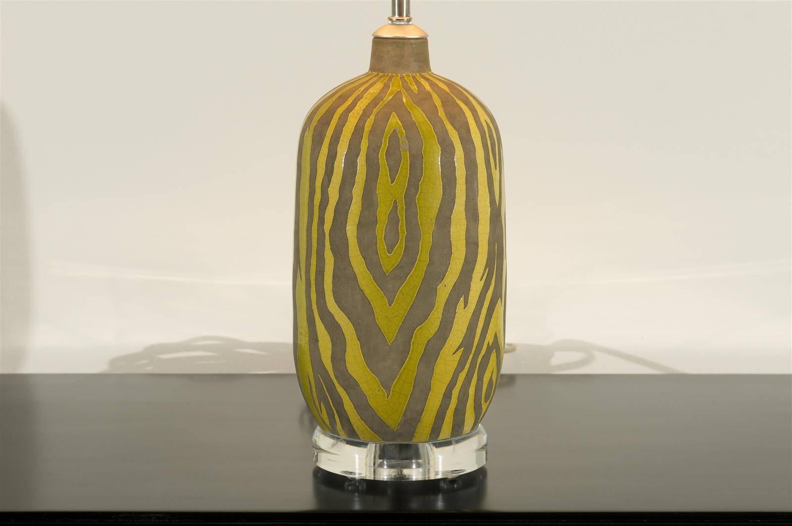 Striking Restored Pair of Vintage Zebra Print Ceramic Lamps in Citrus In Excellent Condition For Sale In Atlanta, GA