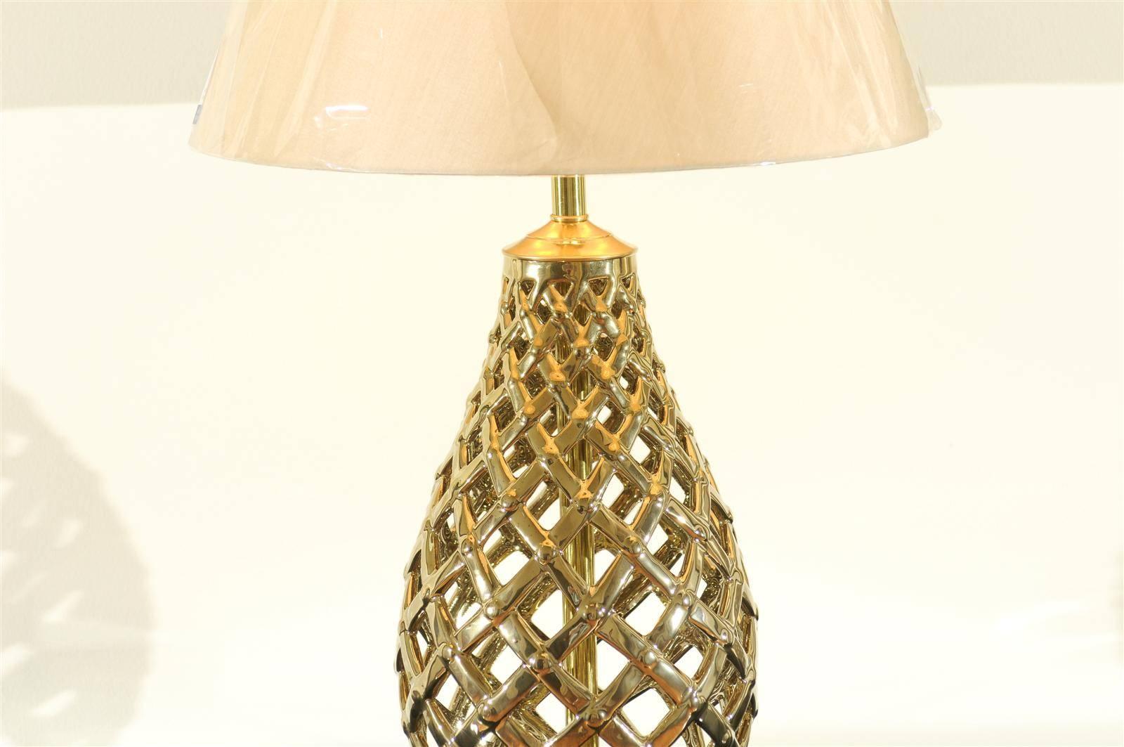 Mid-Century Modern Lovely Restored Pair of Pierced Ceramic, Brass and Lucite Lamps For Sale