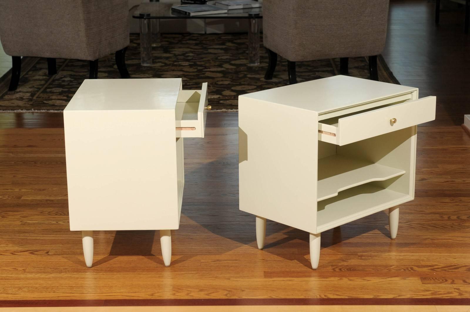Beautiful Restored Pair of Modern End Tables by John Stuart in Cream Lacquer For Sale 2