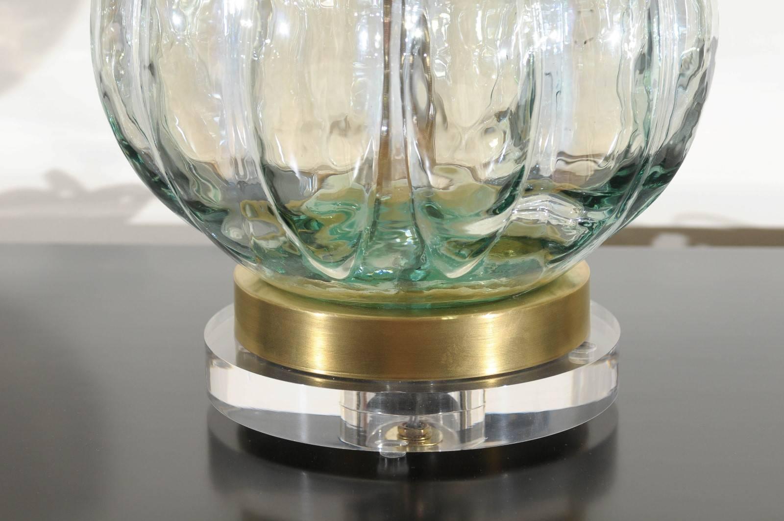 Zwei fabelhafte mundgeblasene Glasgefäße als maßgefertigte Lampen im Angebot 2