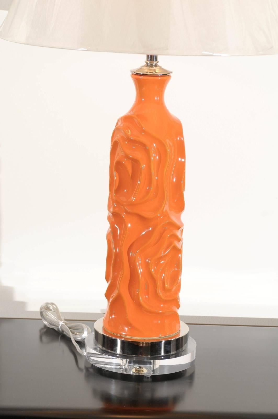 Vibrant Pair of Modern Tangerine Ceramic Lamps In Excellent Condition For Sale In Atlanta, GA