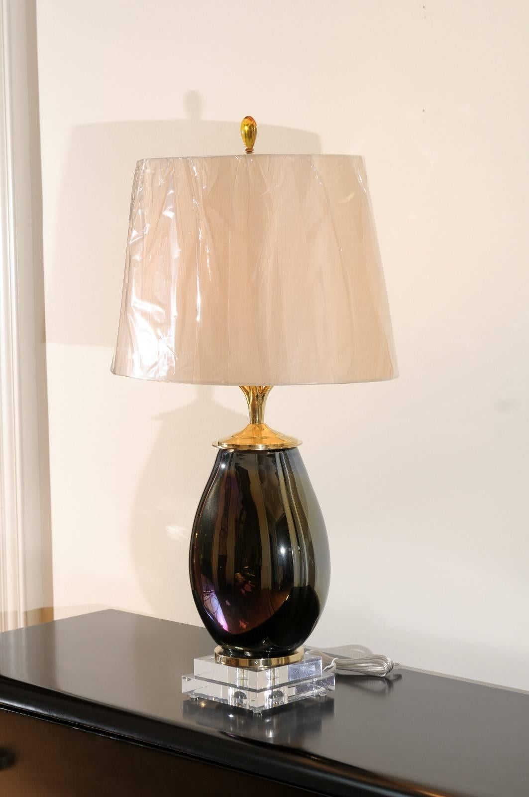Mesmerizing Pair of Iridescent Blown Glass Lamps with Brass and Lucite Accents In Excellent Condition For Sale In Atlanta, GA
