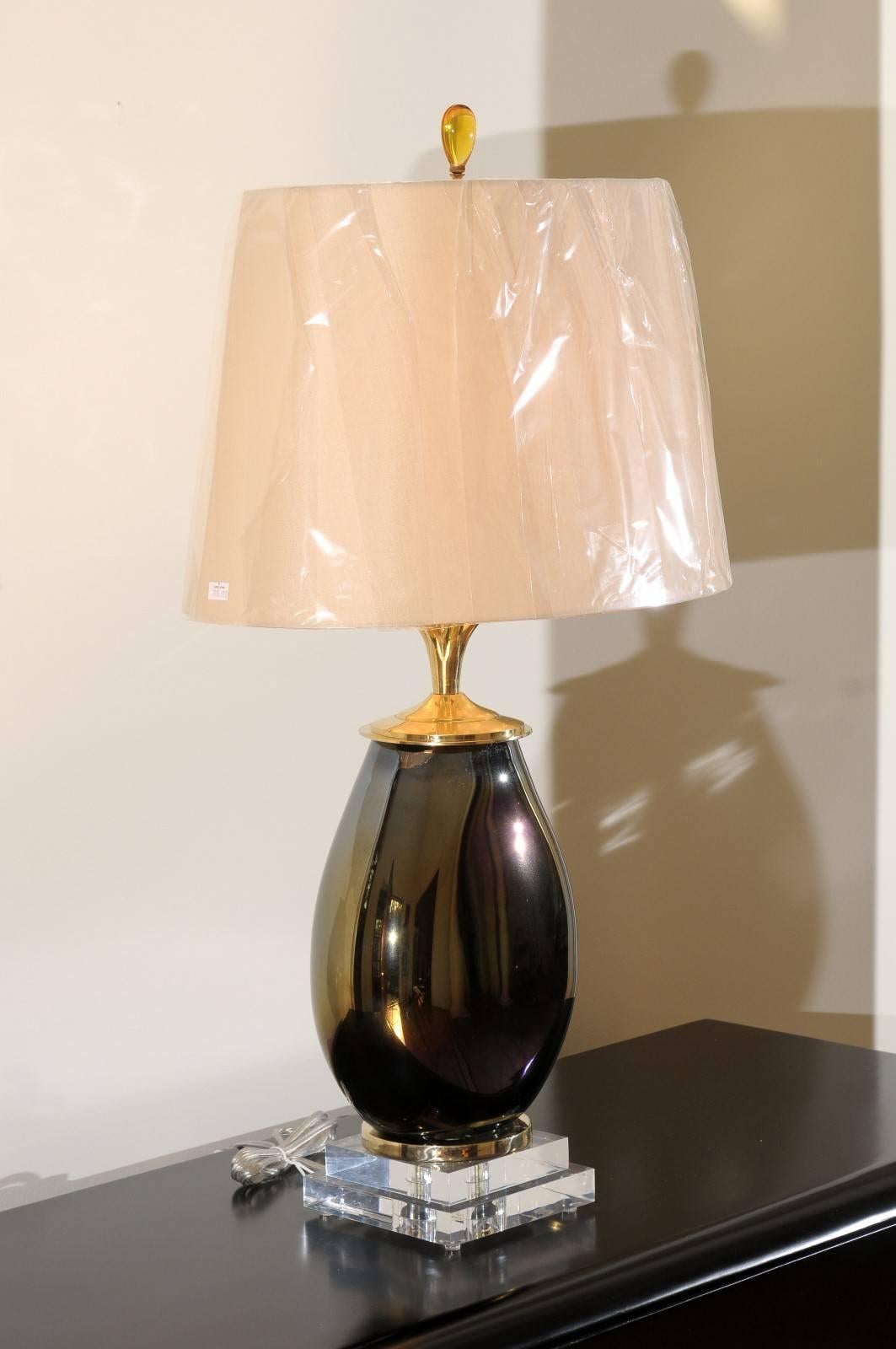Mesmerizing Pair of Iridescent Blown Glass Lamps with Brass and Lucite Accents For Sale 1