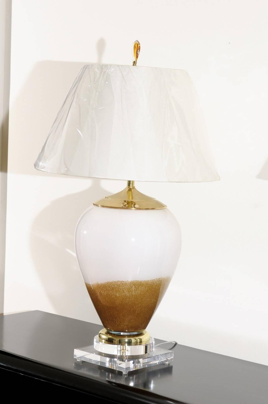 Exceptional Pair of Blown Glass Lamps in Caramel and Cream, Poland, circa 1990 For Sale 2