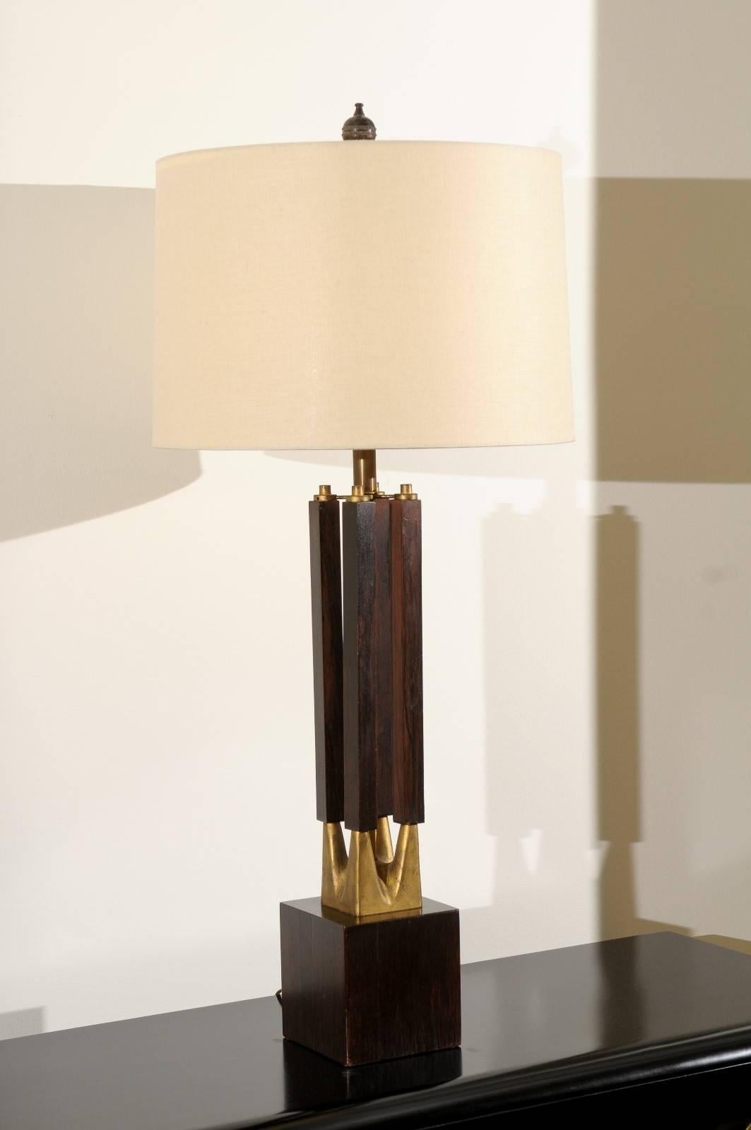 Dramatic Pair of Large-Scale Walnut and Brass Lamps by Laurel, circa 1970 For Sale 2