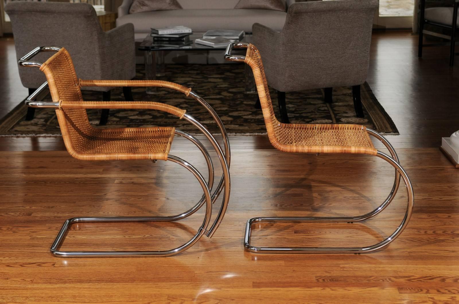 Pristine Set of Eight Italian Wicker Chairs in the Style of Mies van der Rohe In Excellent Condition In Atlanta, GA