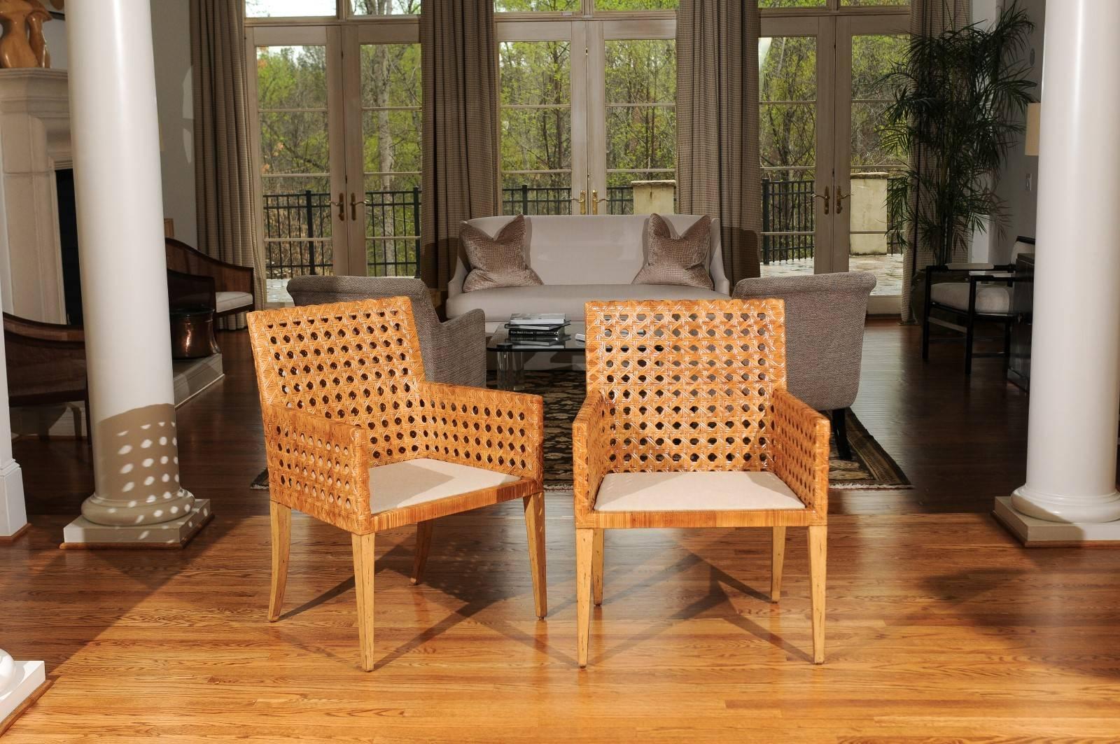 Mid-Century Modern Superbe paire restaurée de fauteuils en rotin vintage de grande taille en vente