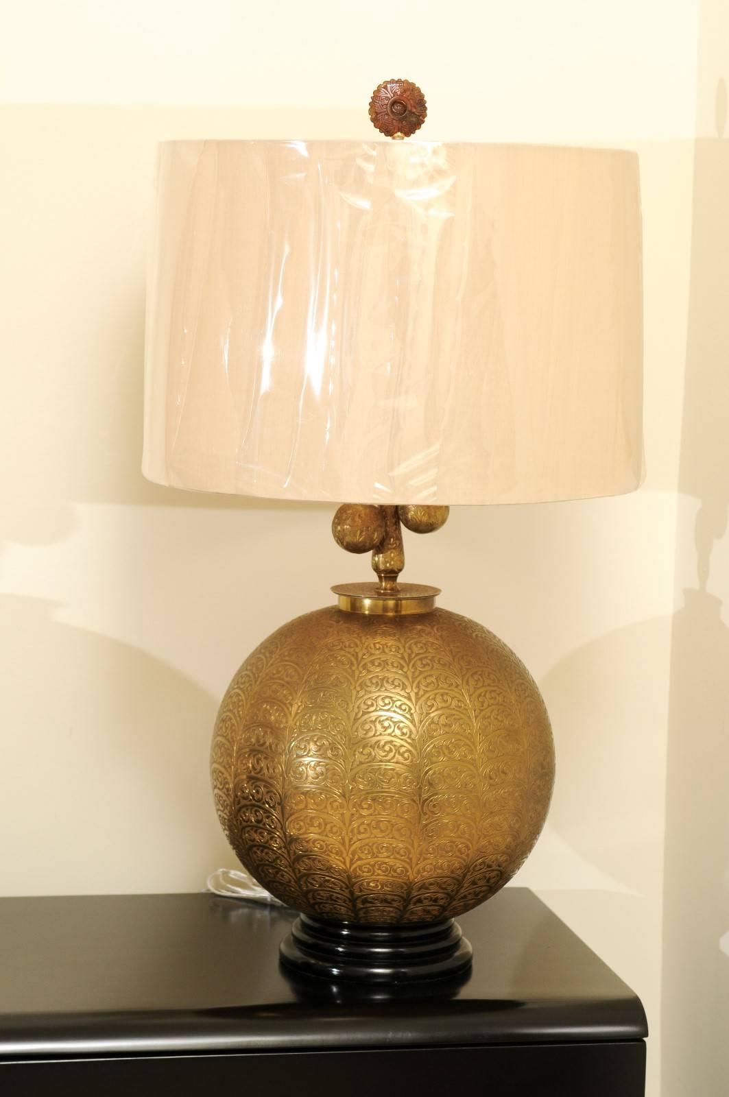 Mid-Century Modern Sophisticated Restored Pair of Etched Brass Sphere Lamps, circa 1960 For Sale