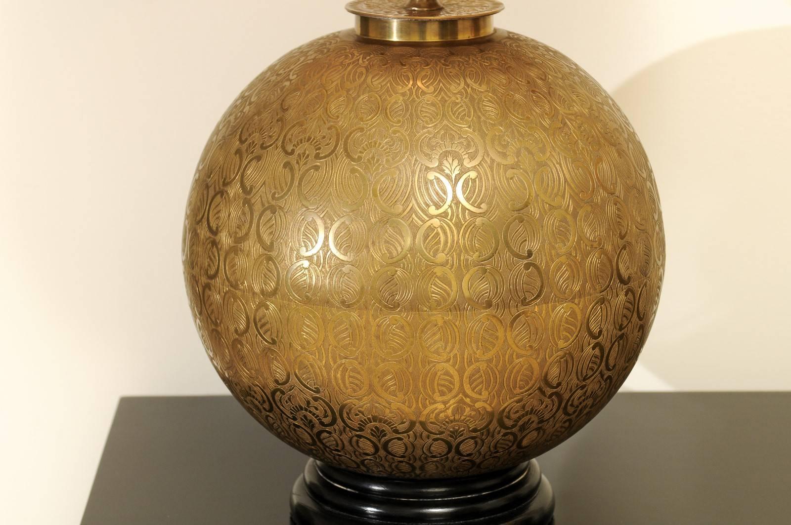 Unknown Sophisticated Restored Pair of Etched Brass Sphere Lamps, circa 1960 For Sale