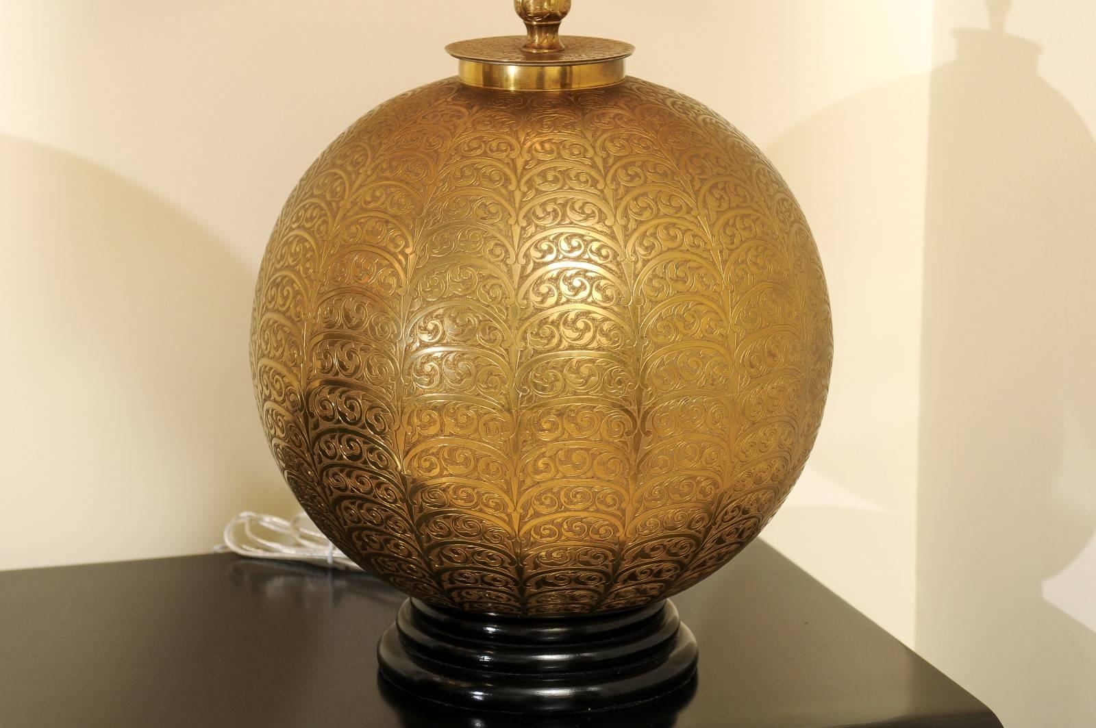 Sophisticated Restored Pair of Etched Brass Sphere Lamps, circa 1960 In Excellent Condition For Sale In Atlanta, GA