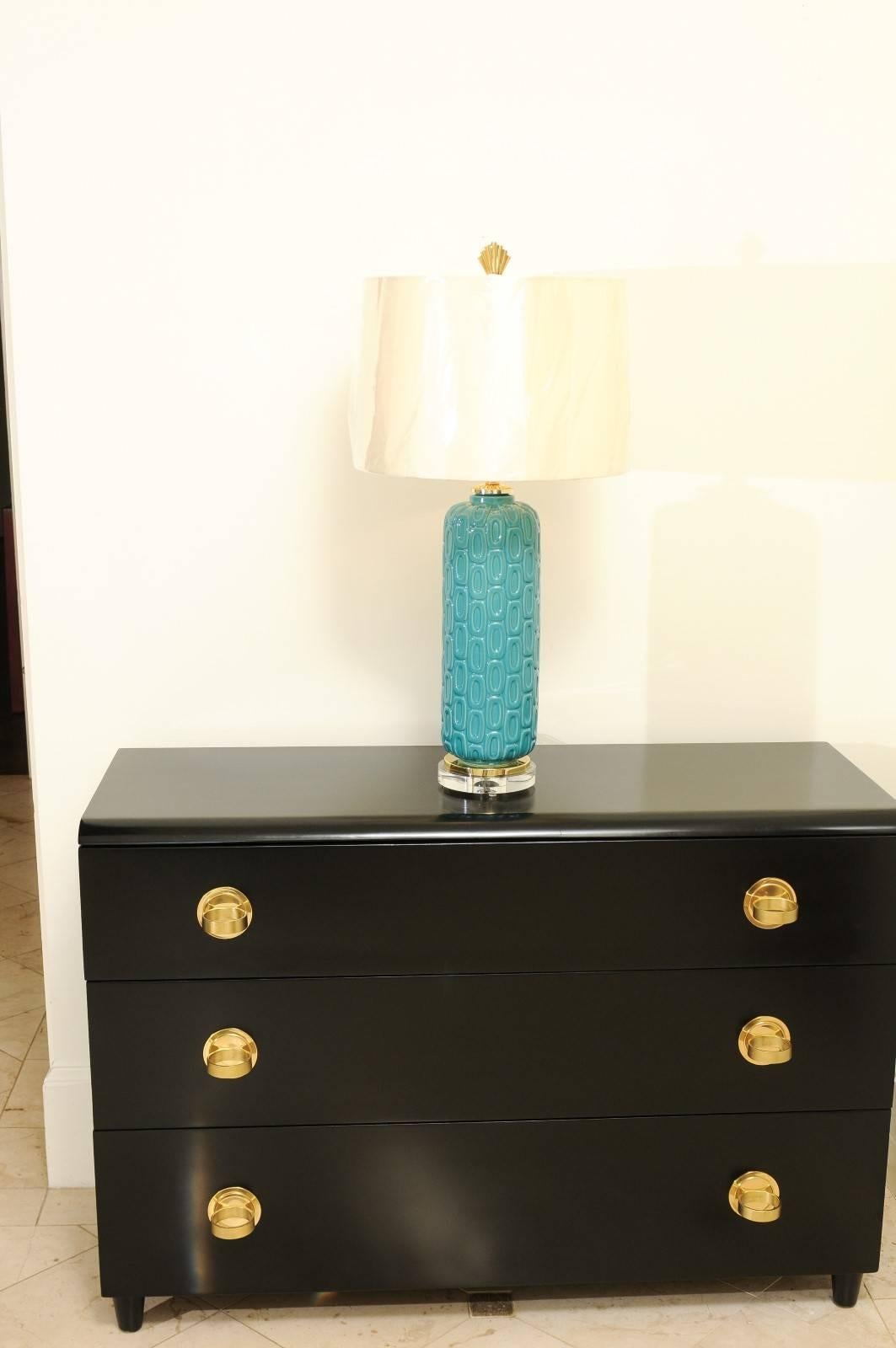 Mid-Century Modern Stellar Restored Pair of Turquoise Ceramic Lamps with Brass and Lucite Accents For Sale