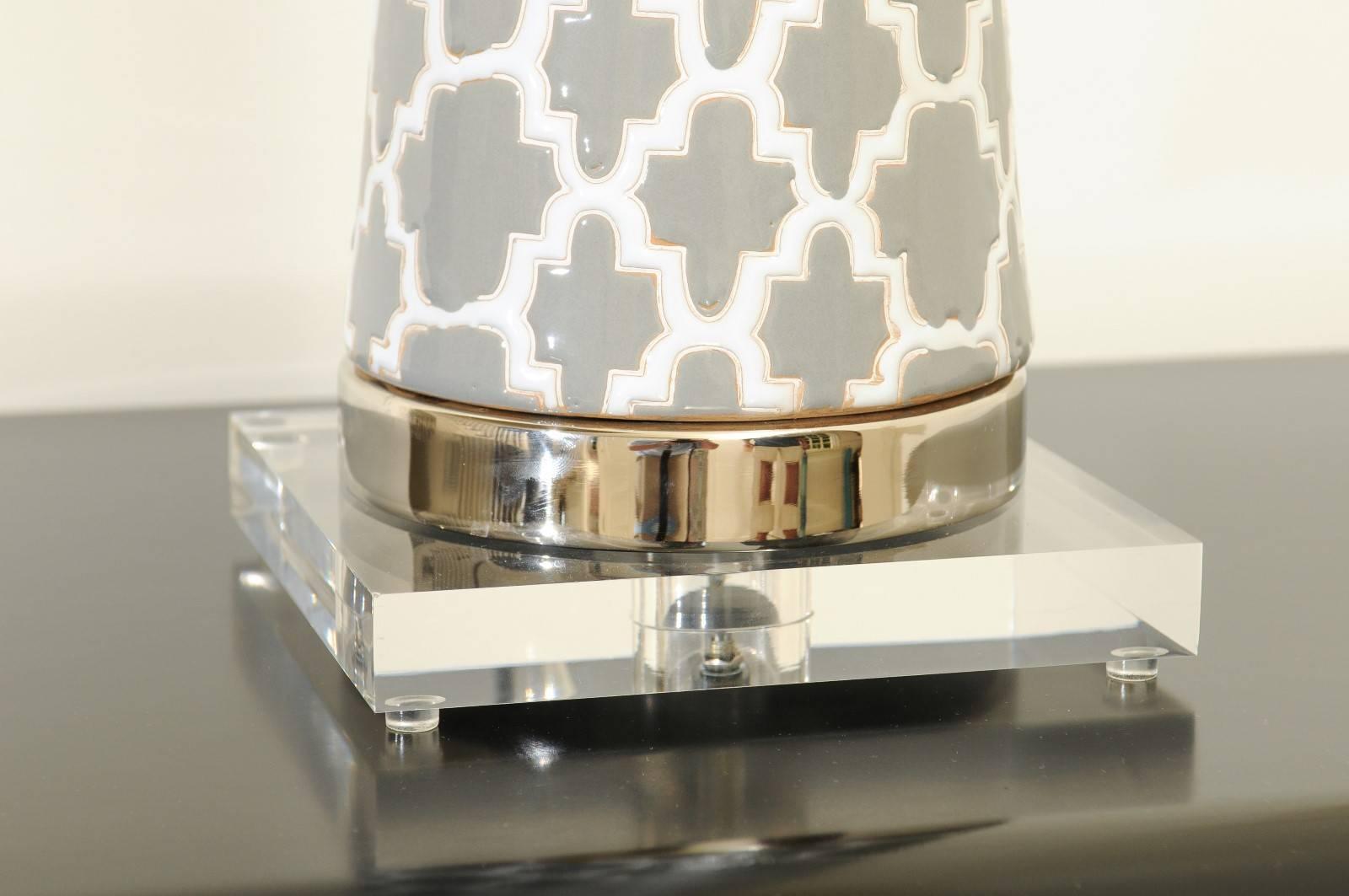 Paar großformatige, handbemalte Keramikgefäße als maßgefertigte Lampen mit grafischem Muster im Angebot 4