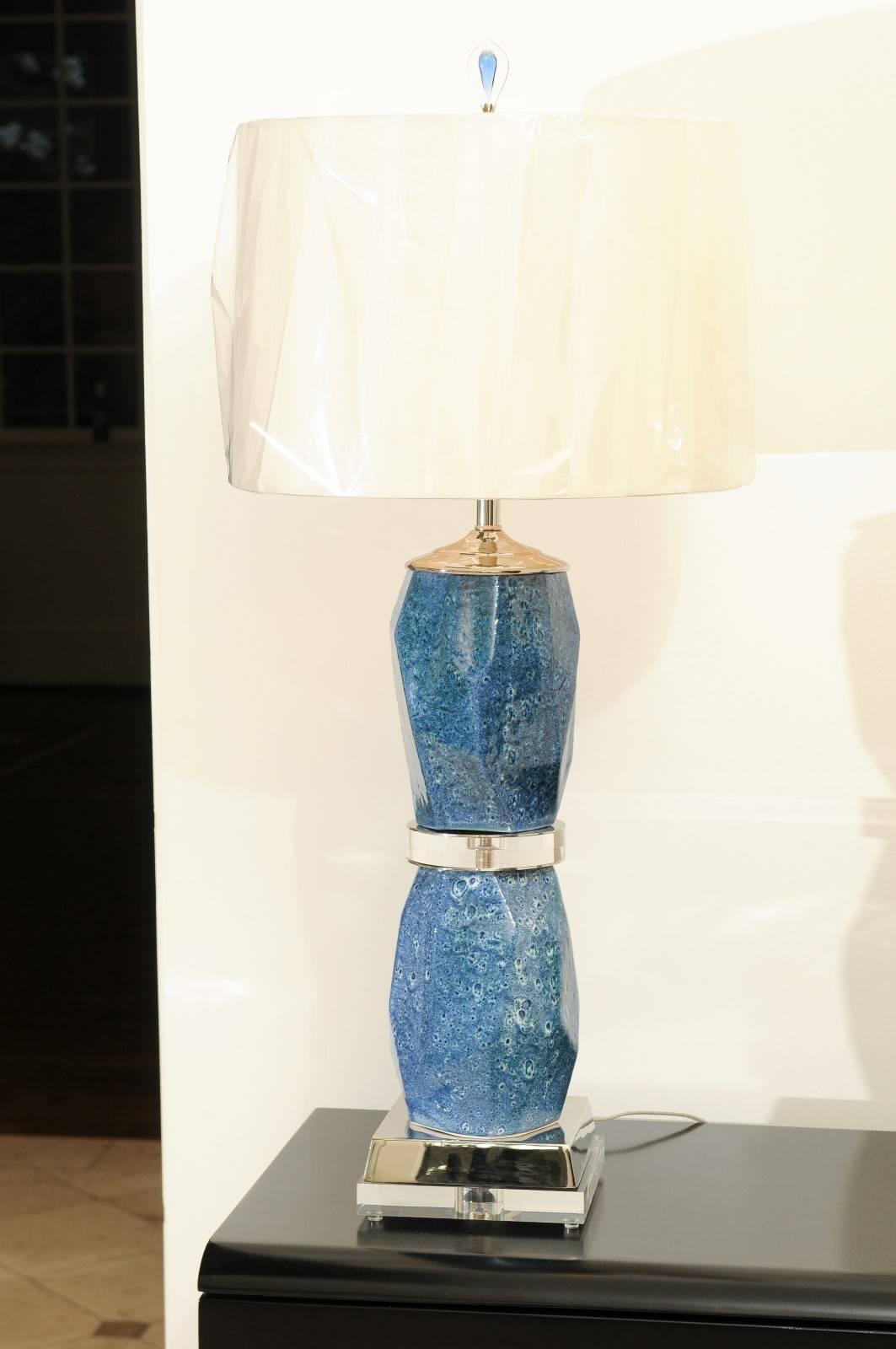 Atemberaubendes Paar handgefertigter portugiesischer Keramikgefäße als individuelle Lampen (Ende des 20. Jahrhunderts)