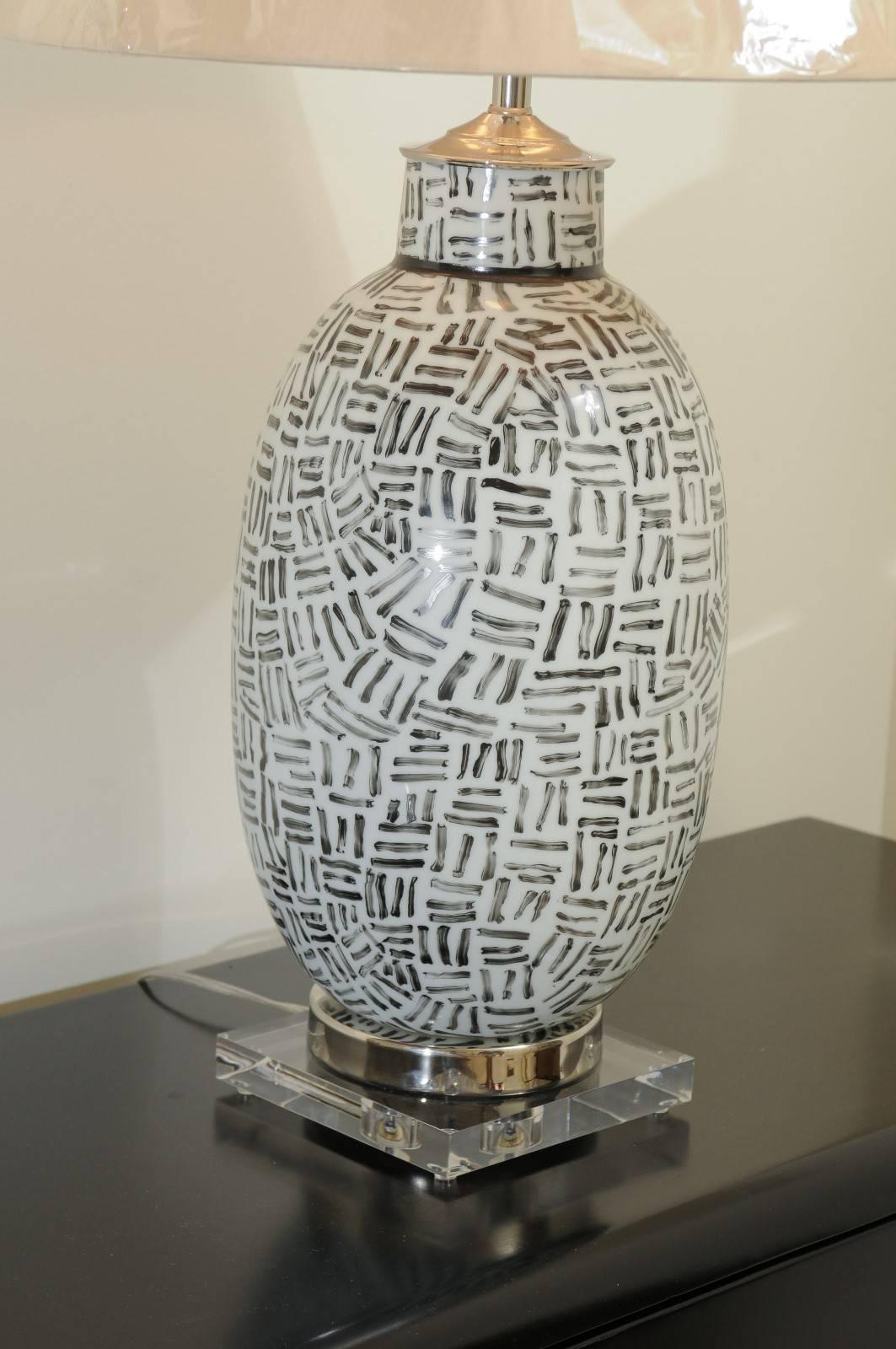 Unknown Distinctive Pair of Custom Ceramic Lamps in Charcoal and Cream, circa 1980 For Sale